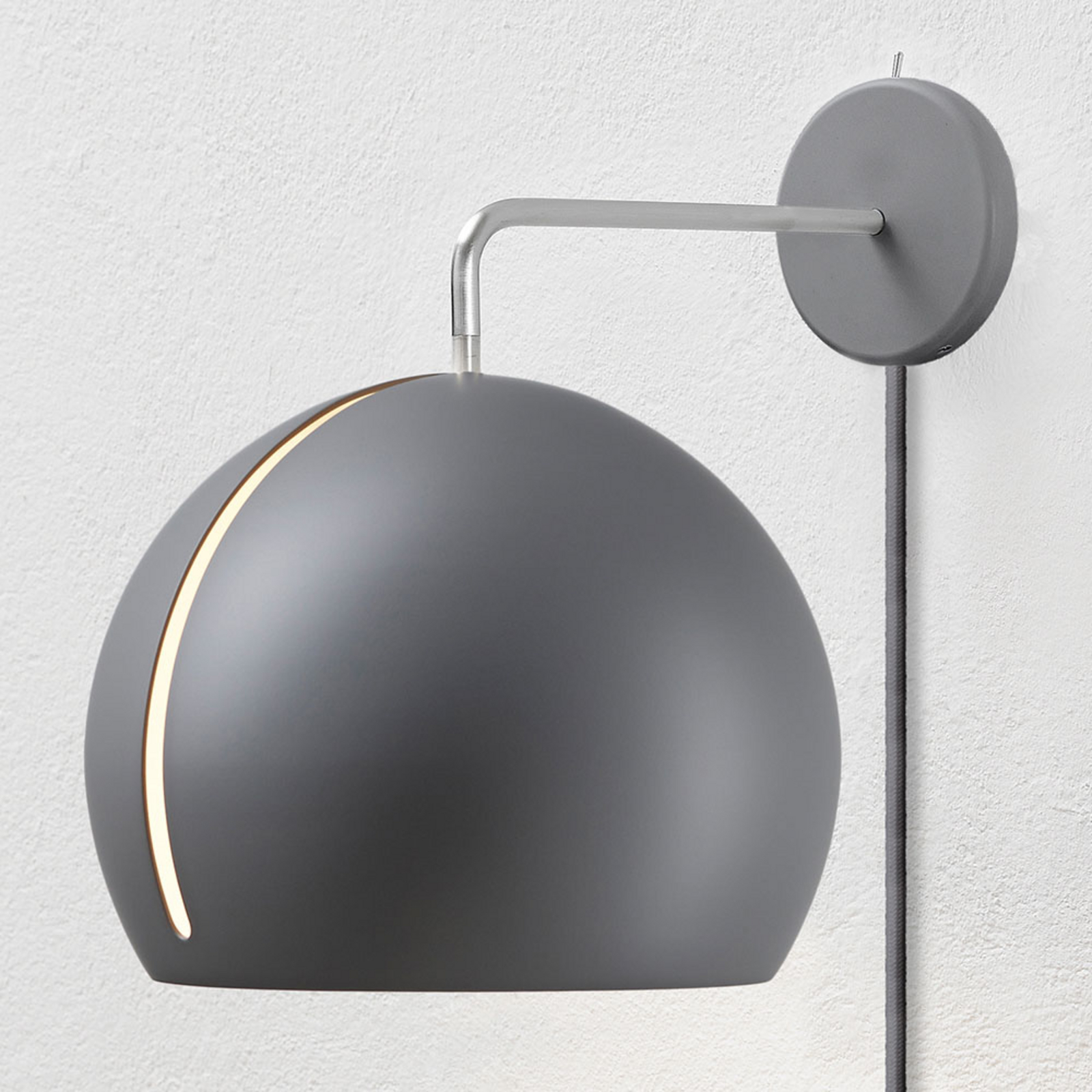 Nyta Tilt Globe Wall Wandlampe mit Stecker
