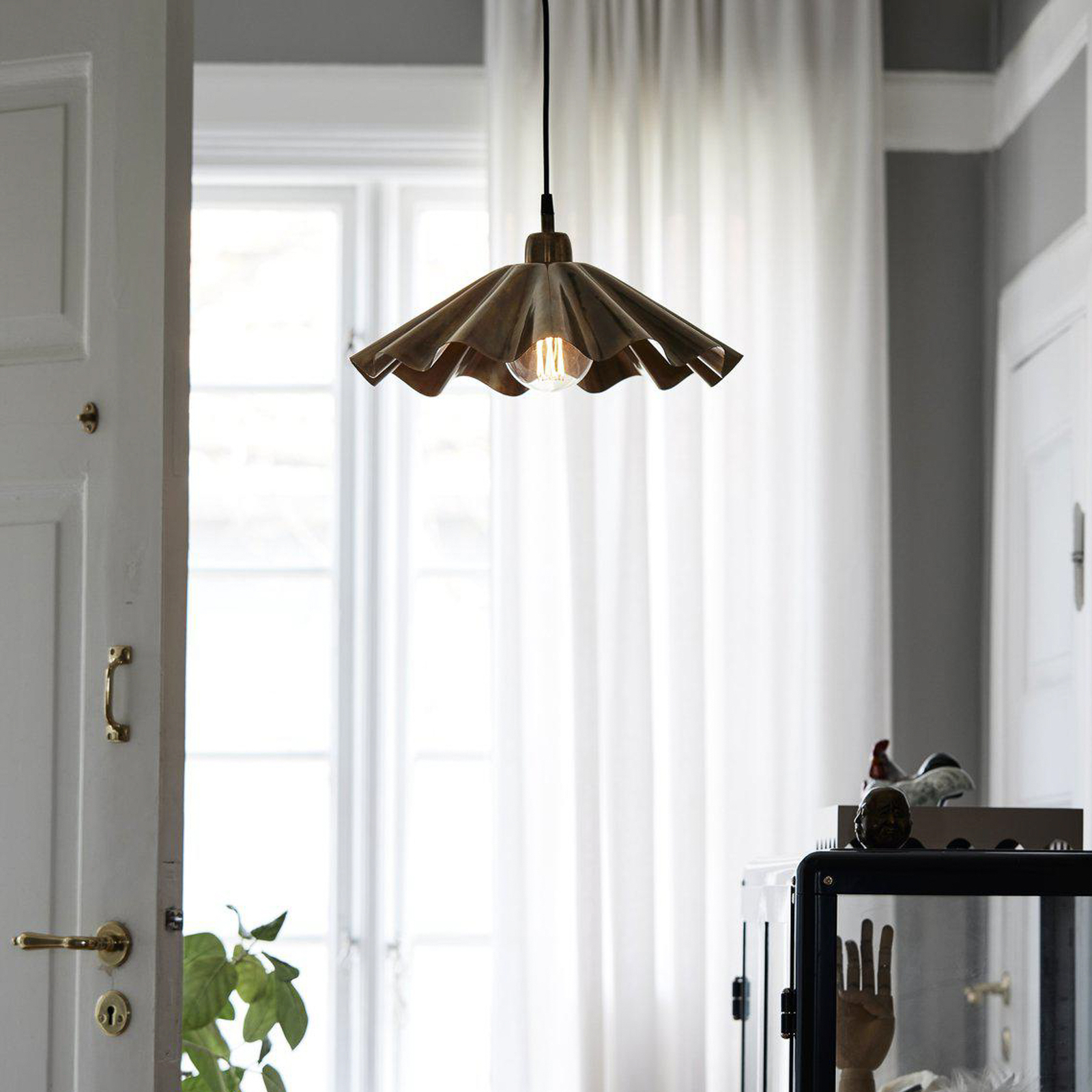 PR Home hanging light Aira, oiled brass colour, Ø 41 cm metal