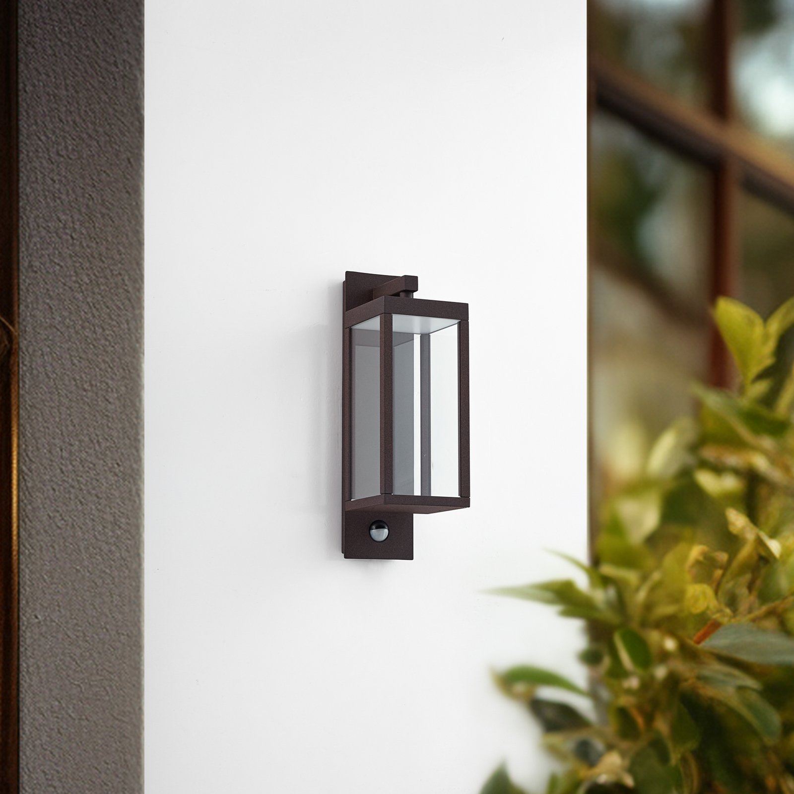 Ferdinand LED Outdoor Wall Lamp w/Sensor Rust - Lucande