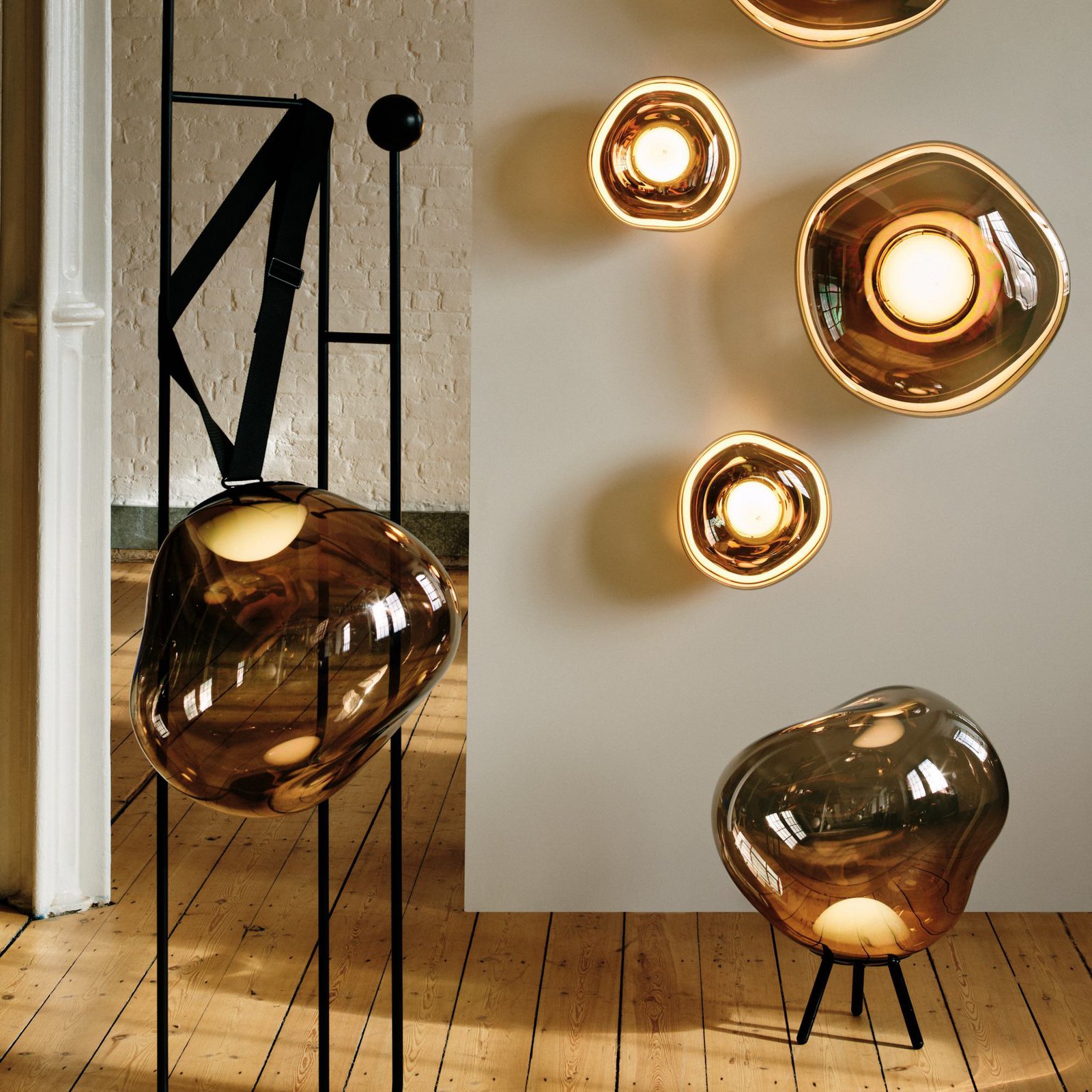 Tom Dixon Lâmpada LED recarregável para terraço Melt grande, dourada