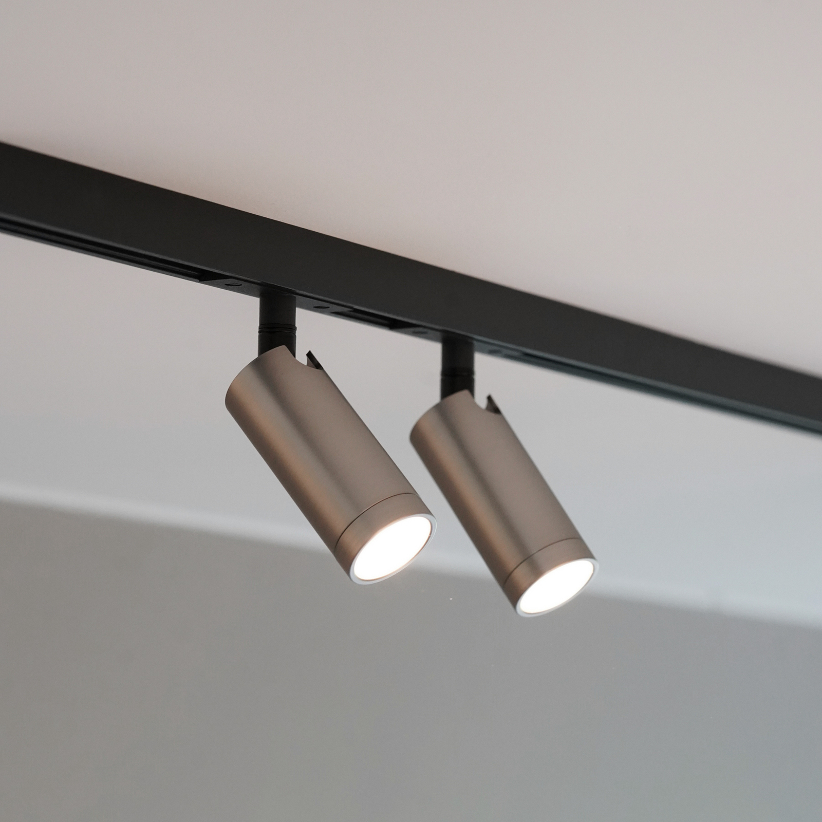 Designline Domino Mini skinnespot, aluminium, 11 cm – Antidark Designline Domino Mini skinnespot, aluminium, 11 cm – Antidark