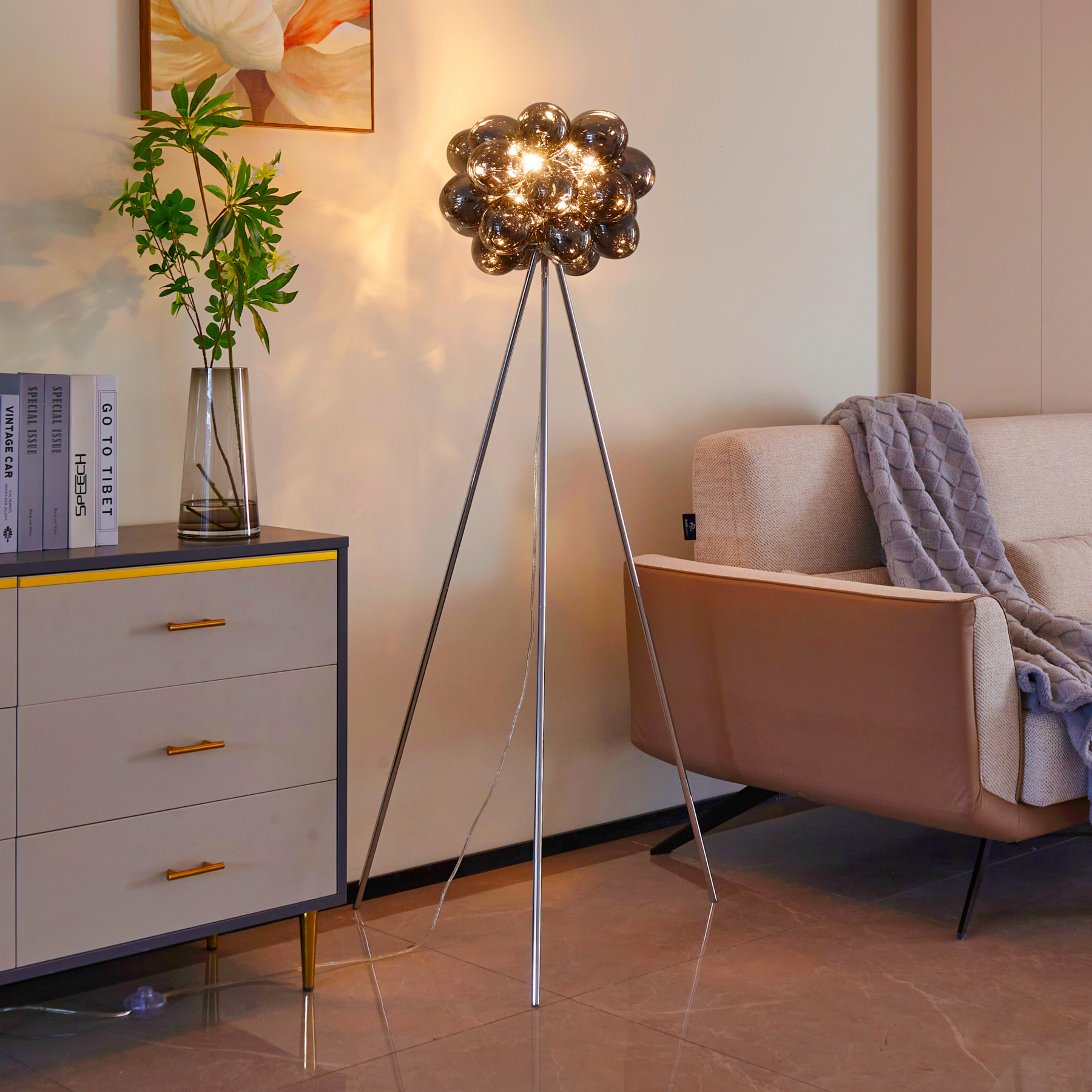 Lucande stāvlampa Diborah, dūmakaini pelēka, stikls, 150 cm, G9