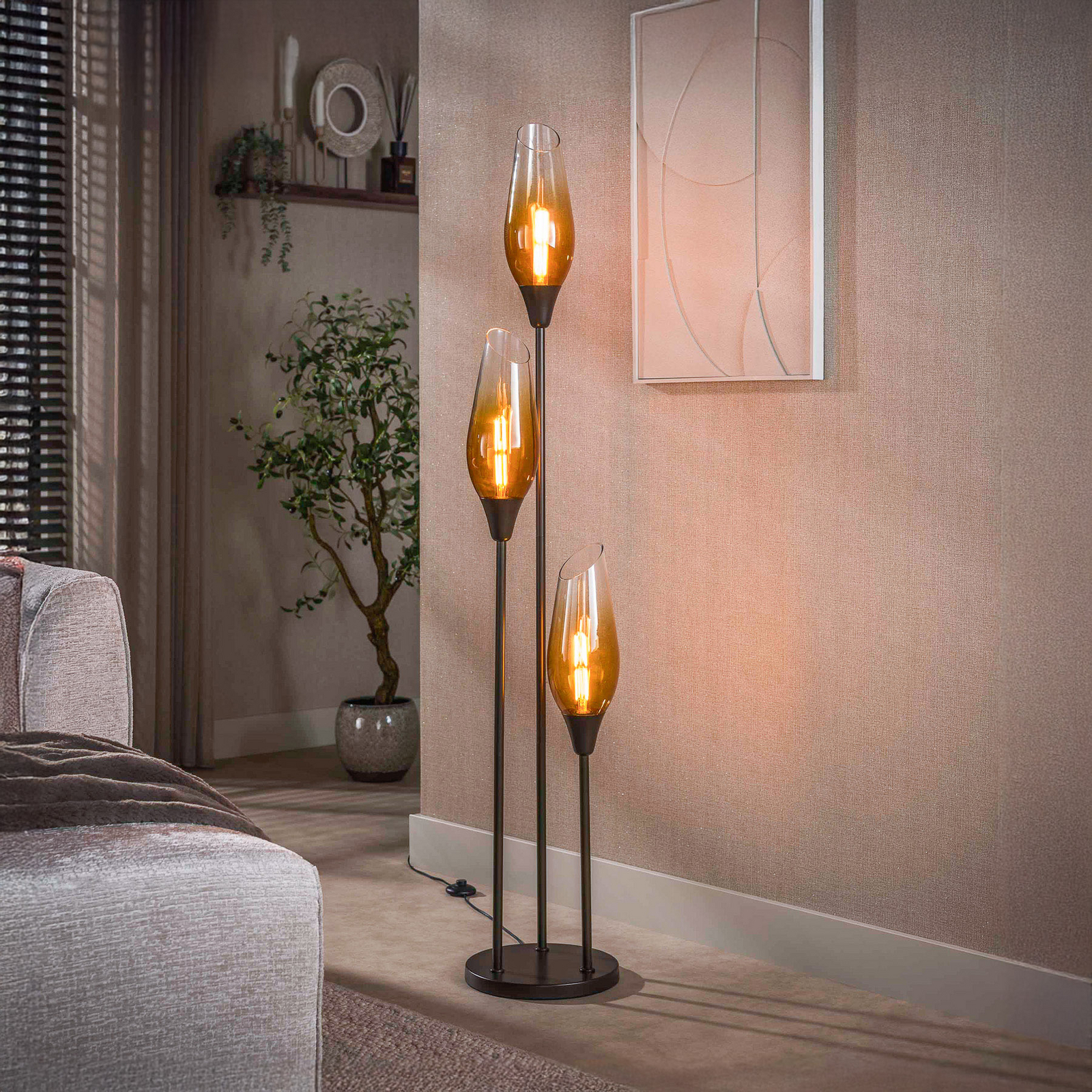 Stojací lampa Cocoon, sklo, jantarová, 3 žárovky, E27, 168 cm Stojací lampa Cocoon, sklo, jantarová, 3 žárovky, E27, 168 cm