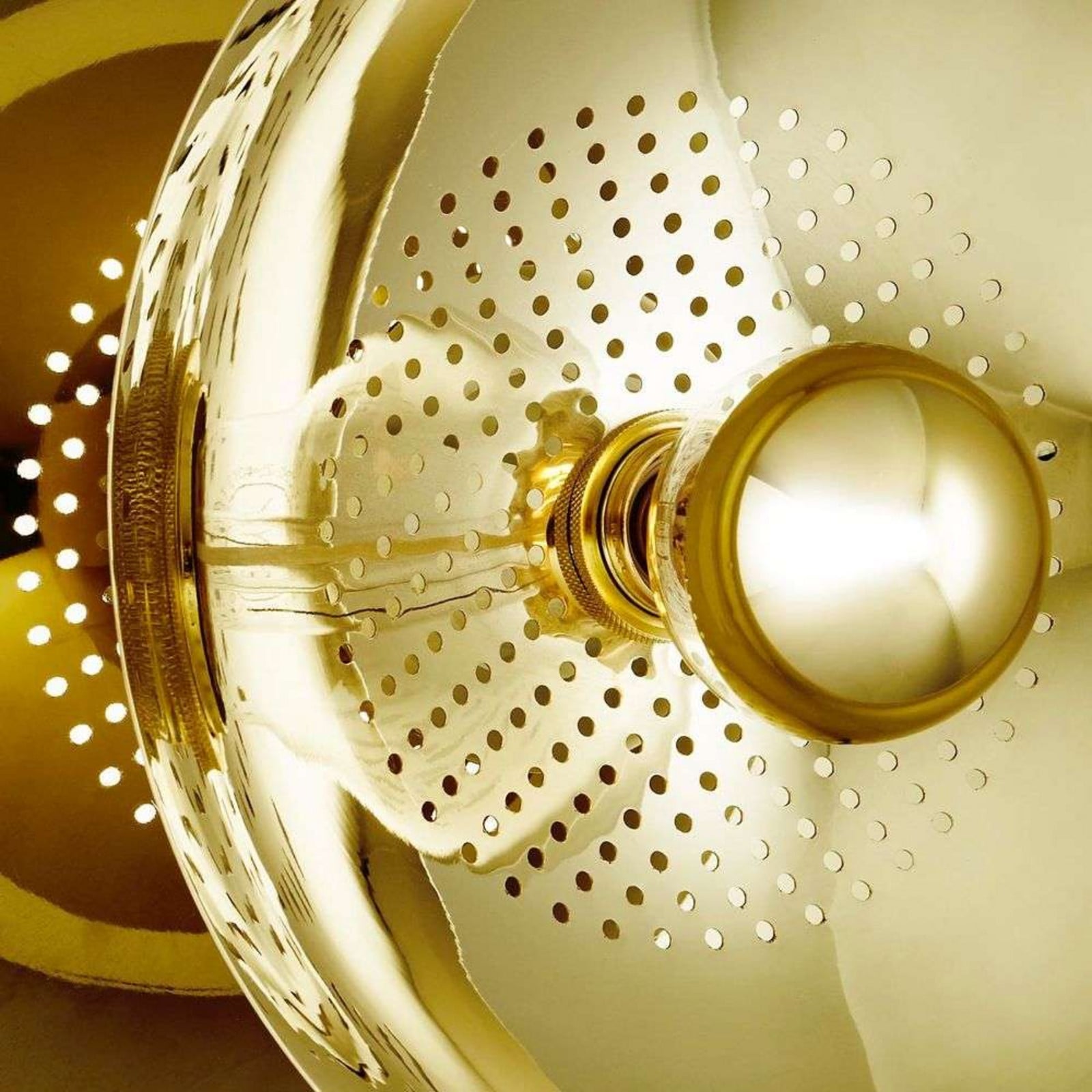 Wanted Vägglampa w/Plate Gold DESIGN BY US - Vardagsrum - Metall | Produkter - Vägglampor | Lampspecialisterna