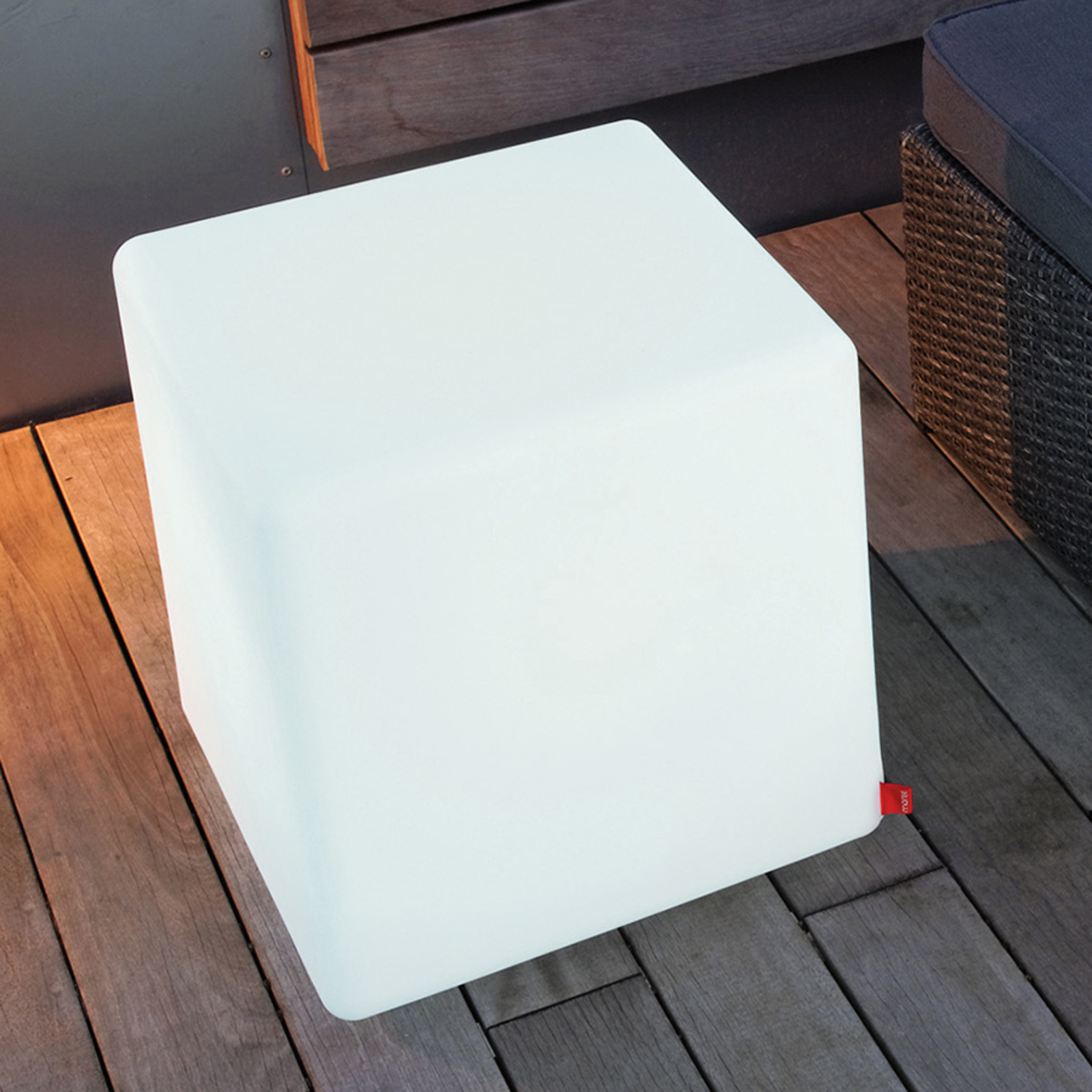 Moree Cube Outdoor multifunktionel udendørsbelysning - havemøbler - design Lampe translucent hvid - PE-kunststof silkemat
