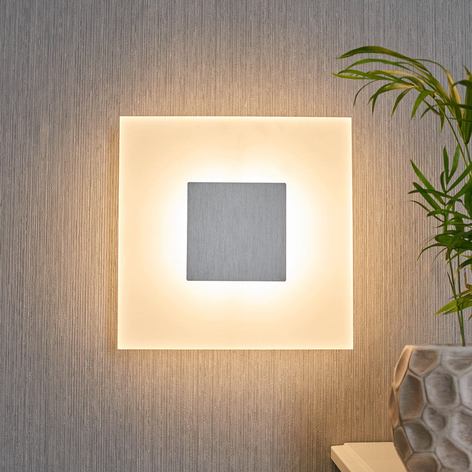Berlind Wall Lamp Opal/Silver - Lucande