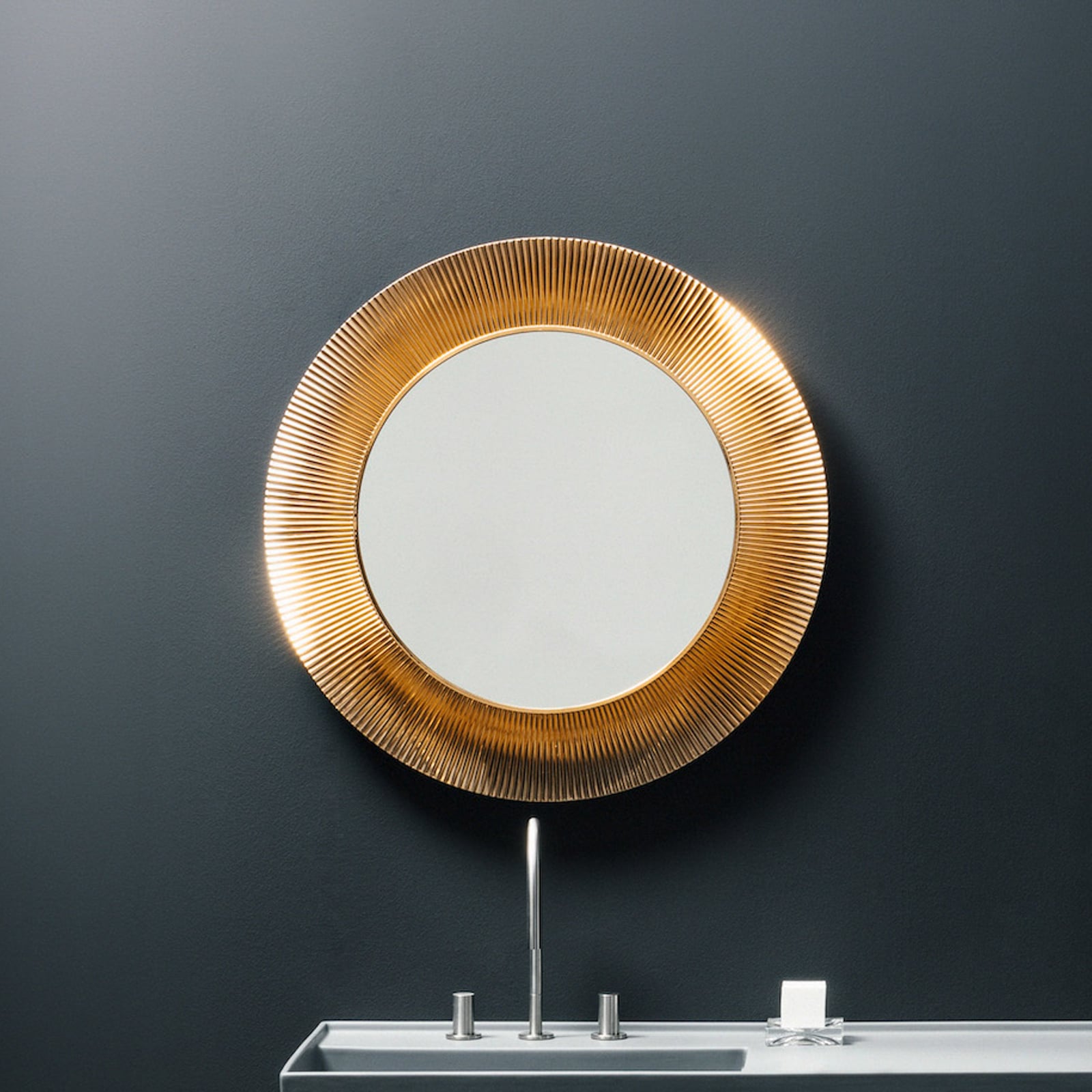 All Saints wall mirror, copper, Ø 78 cm - Kartell