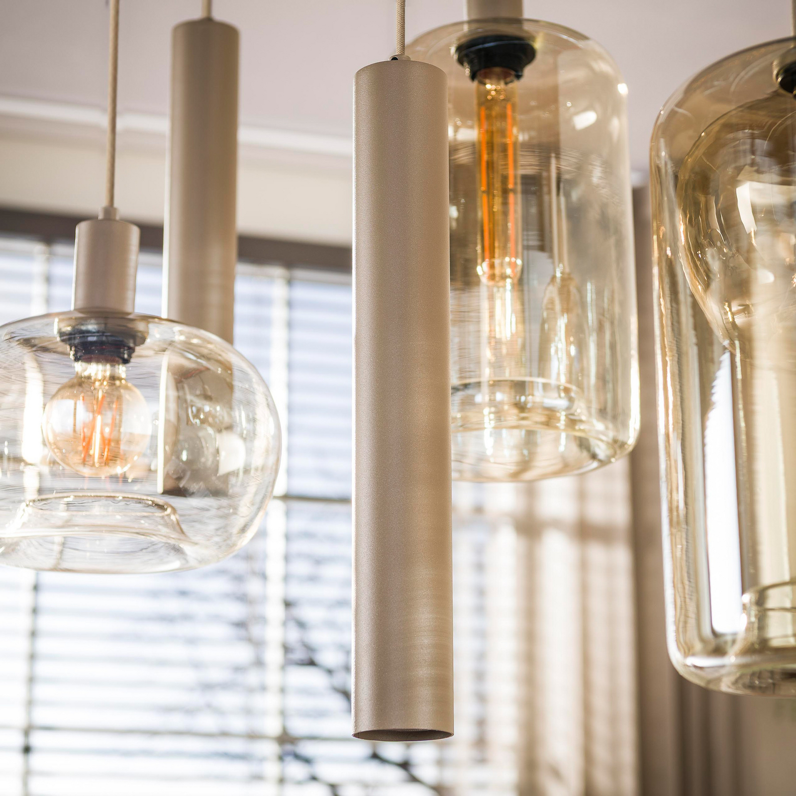 Pendelleuchte Serene, beige, Glas, 7-flammig, E27, GU10 Pendelleuchte Serene, beige, Glas, 7-flammig, E27, GU10