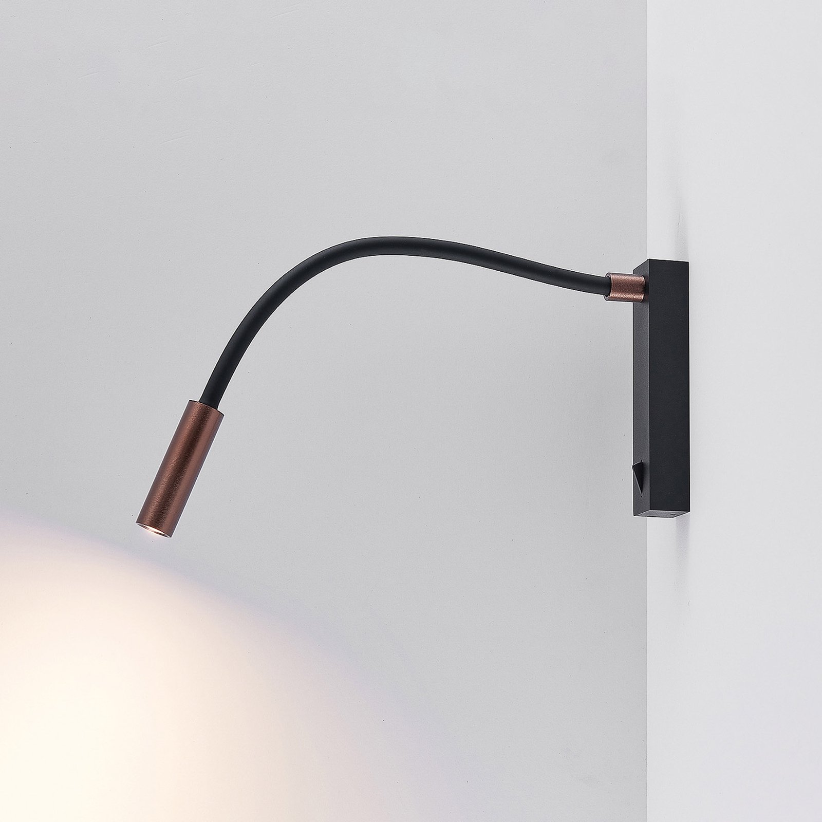 Molto Luce Arok LED wall lamp, black/coffee brown, aluminium