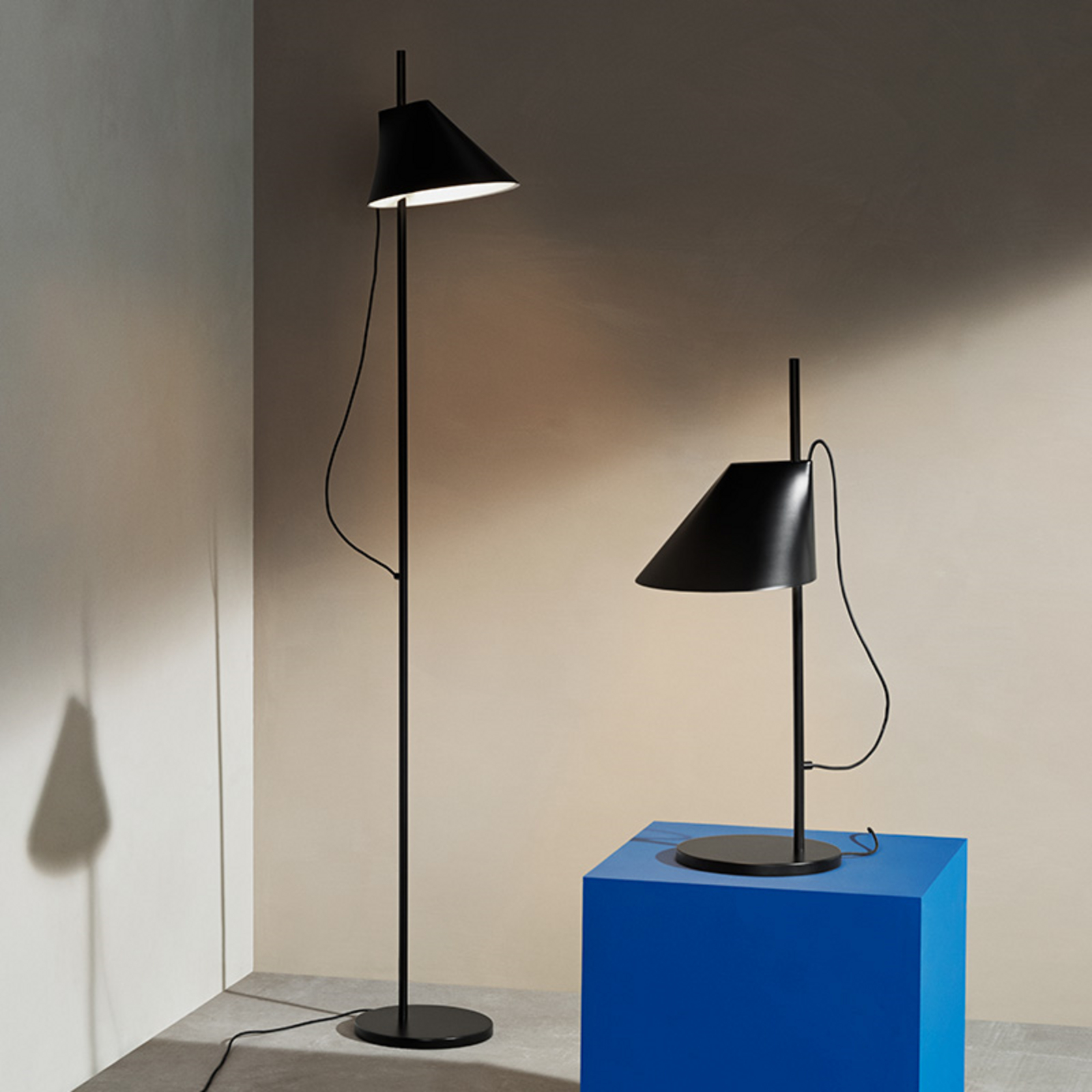 Yuh Table Lamp Black - Louis Poulsen