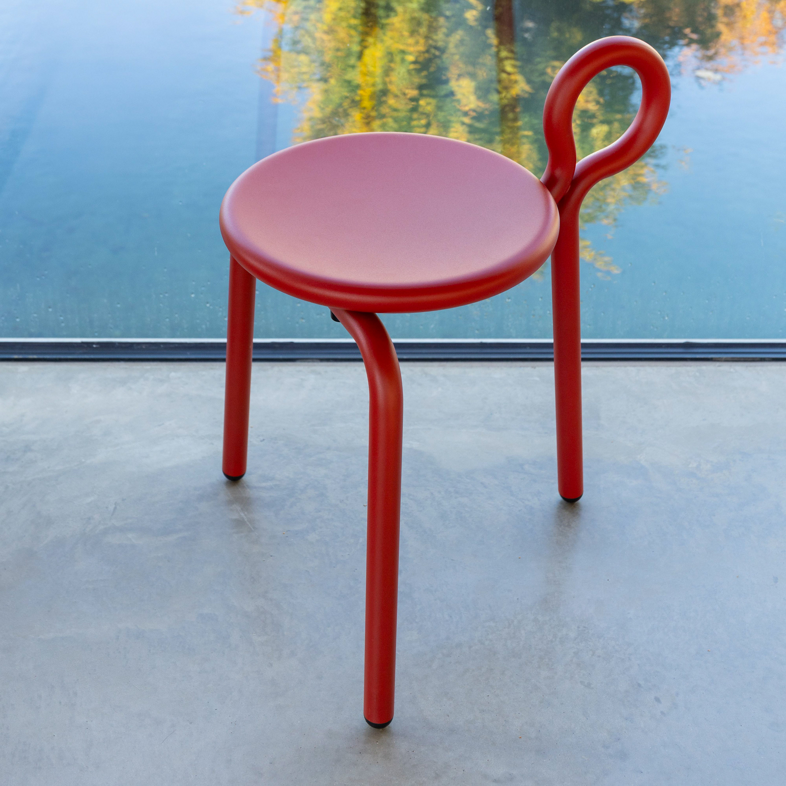 Chaise Lasso, rouge, métal, hauteur 58 cm - &Klevering