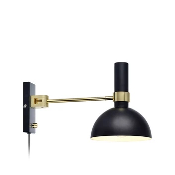 Larry Vegglampe Black/Brushed Brass - Markslöjd