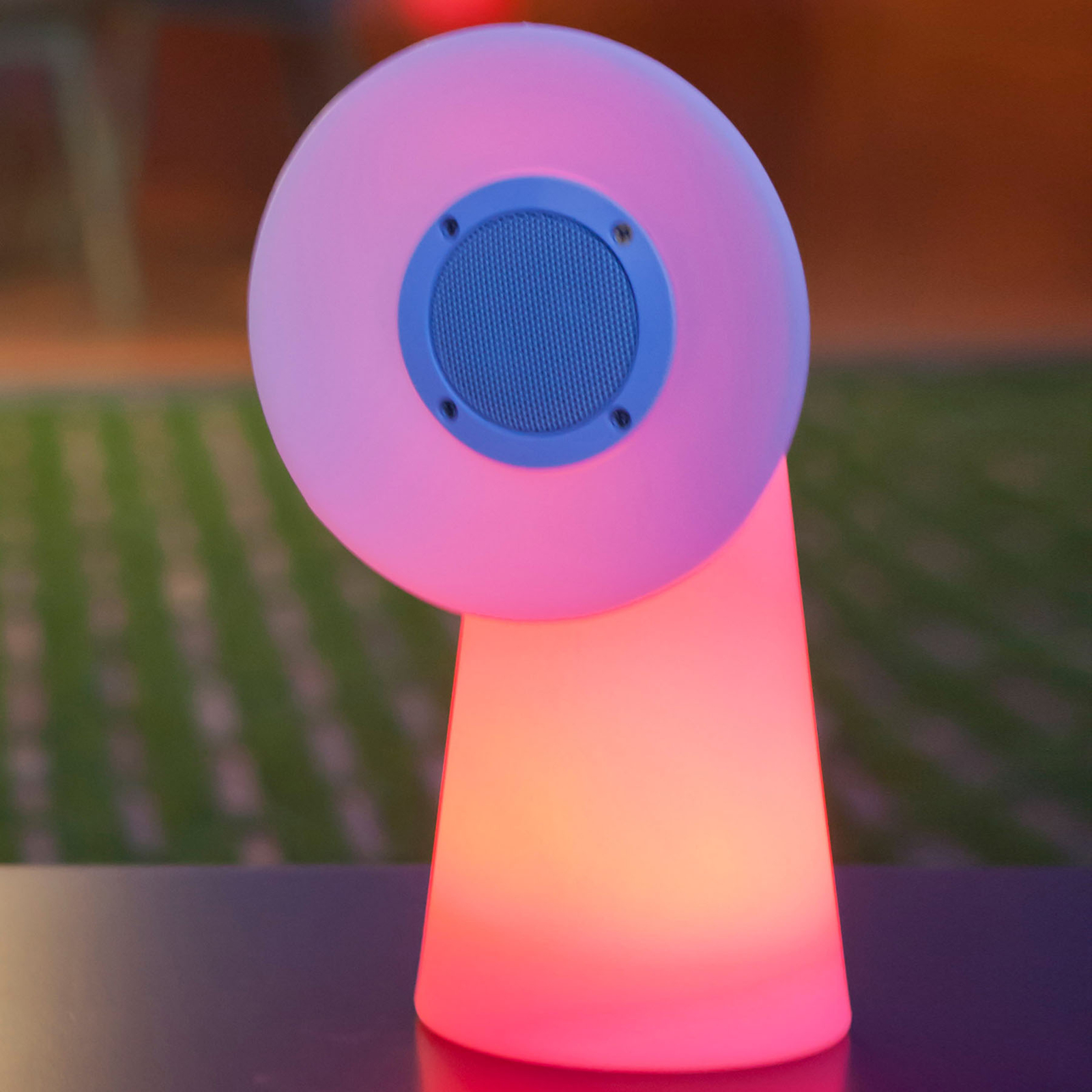 Newgarden Pipa LED-Tischlampe mit Lautsprecher