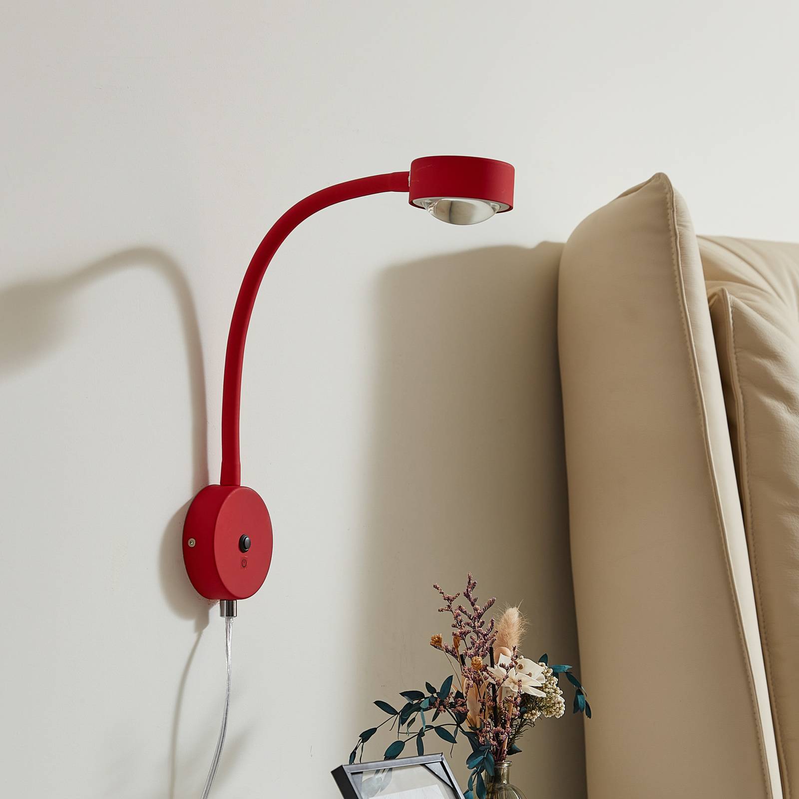 Lindby Wandlampe Jyla, rot, GX53, Flexarm, Stecker günstig online kaufen