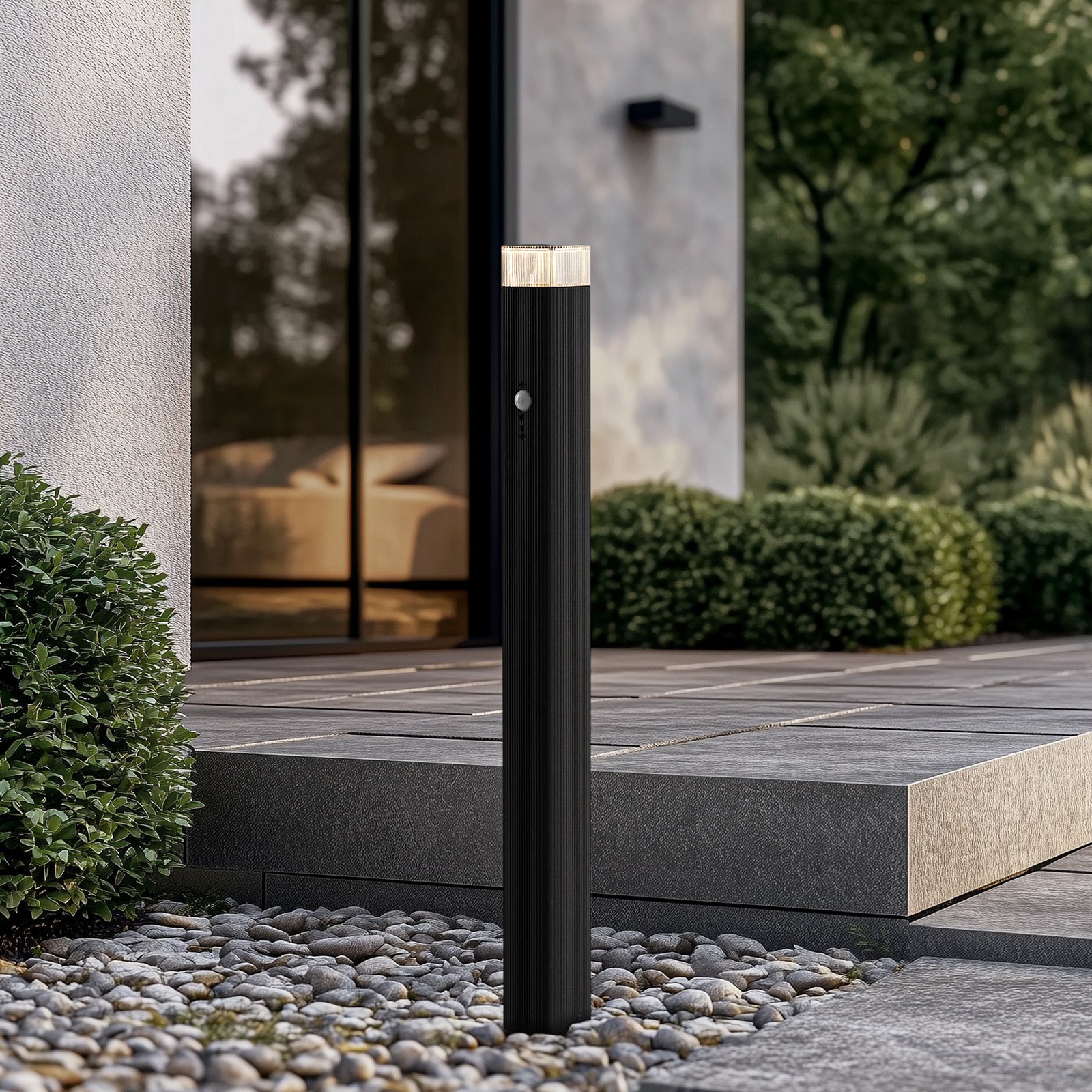 Lindby Wegeleuchte Halvar, 80cm, schwarz, IP65, GU10, Sensor