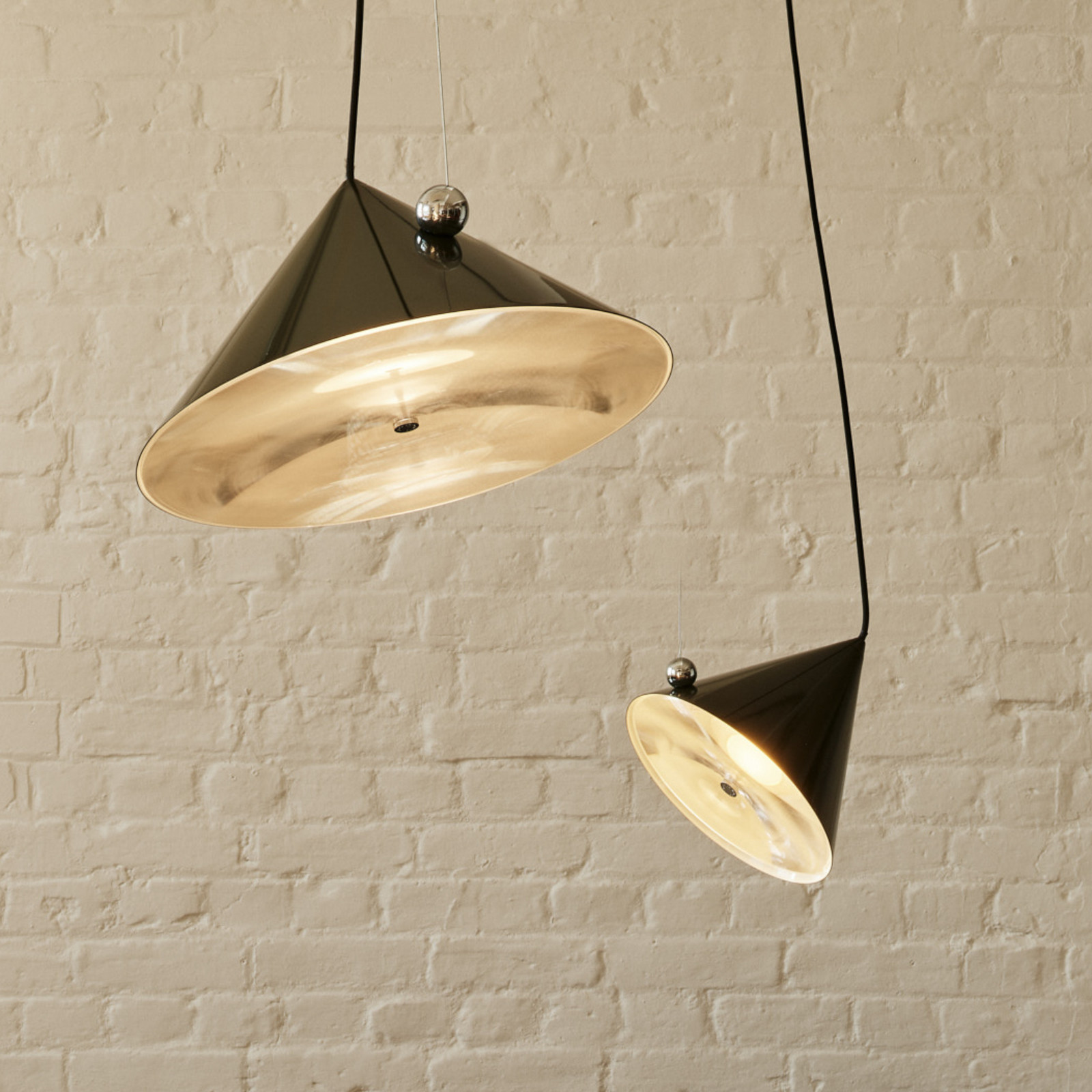 Lampă suspendată LED Pose de Tom Dixon verde Ø 25 cm oțel dimabil - Camera de zi / sufragerie - Design - Metal