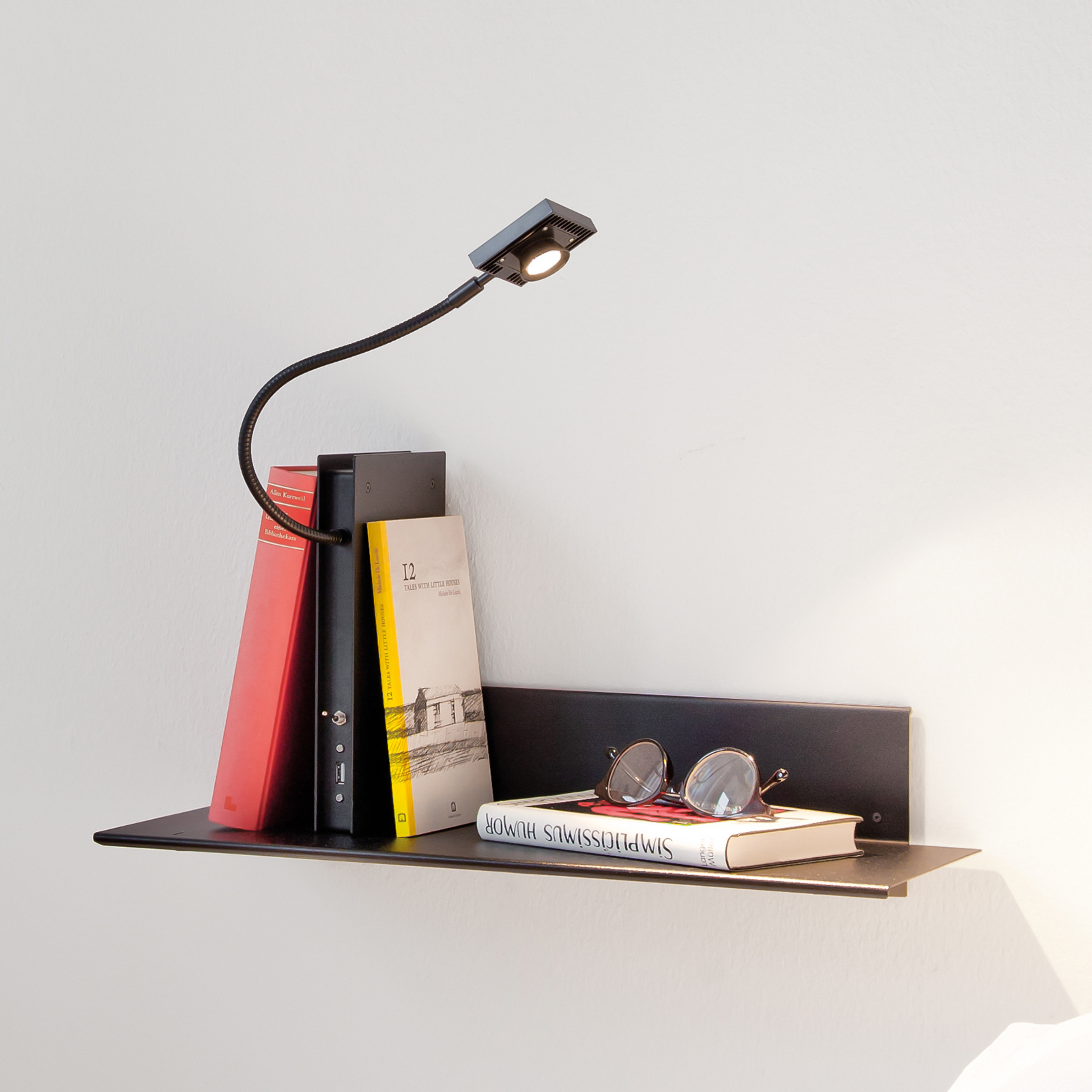 Ingo Maurer Oskar on the Shelf, melns, kreisais