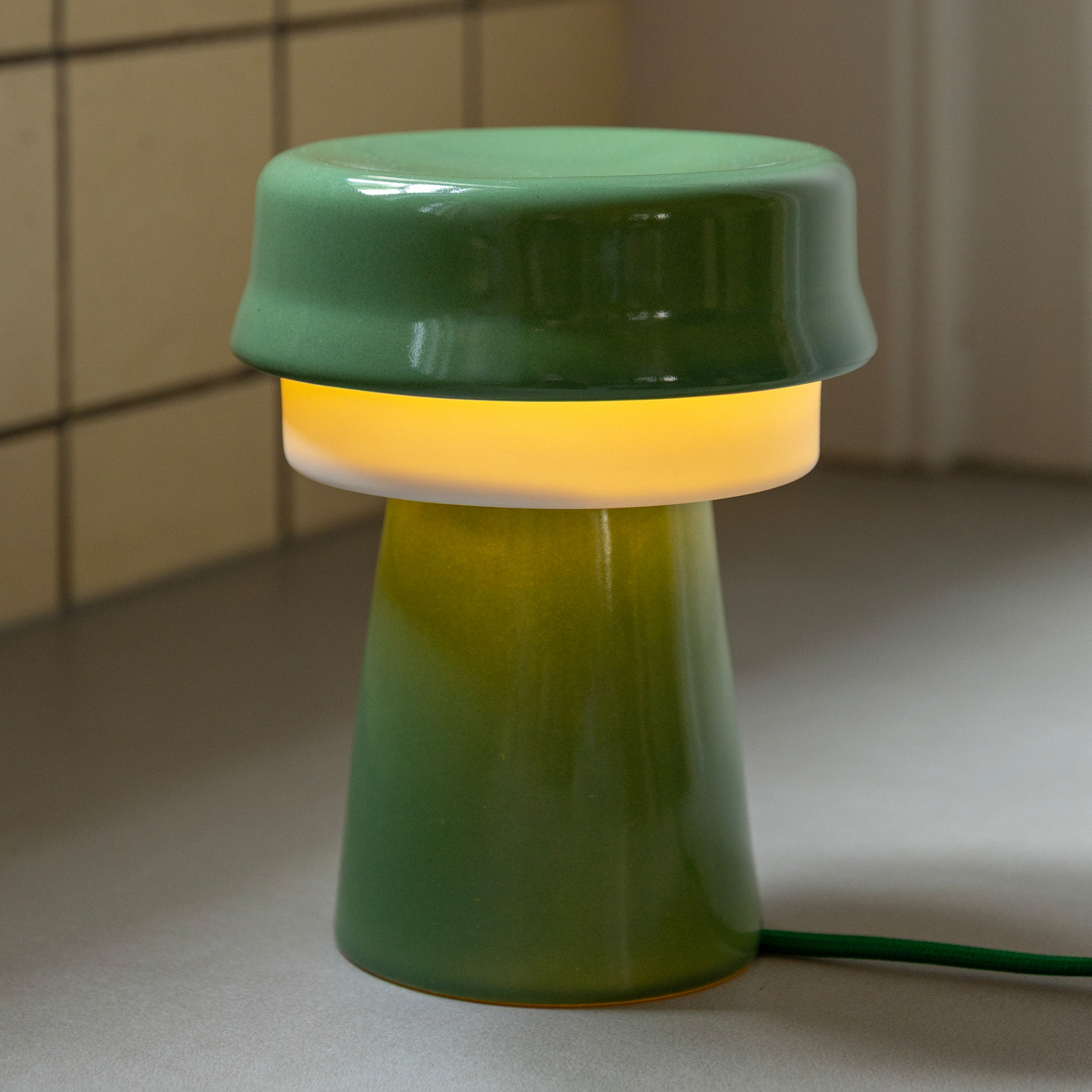 Asztali lámpa, zöld, porcelán, Ø 16 cm – &Klevering Asztali lámpa, zöld, porcelán, Ø 16 cm – &Klevering