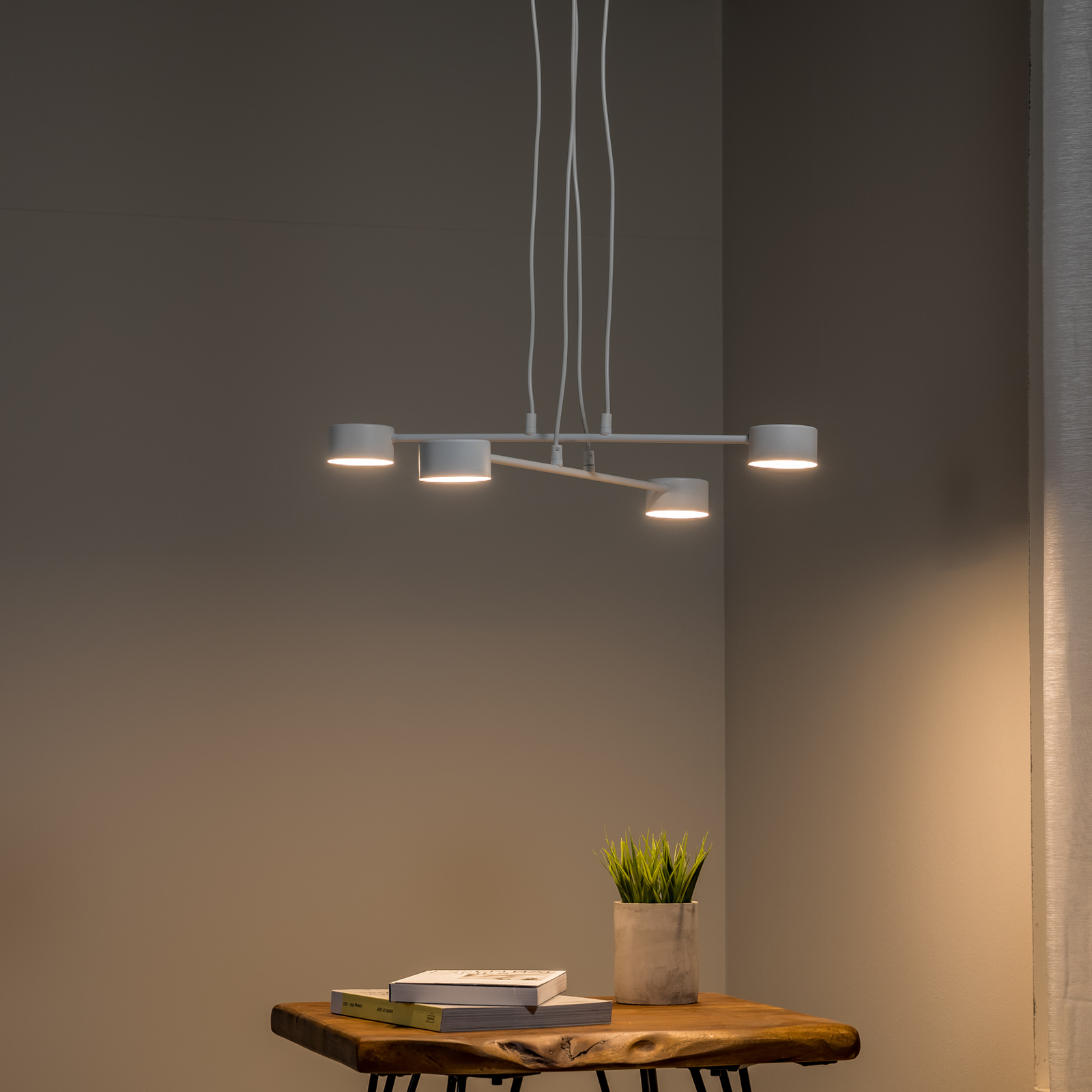 Suspension Modus 4, acier, à 4 lampes, GX 53, blanc