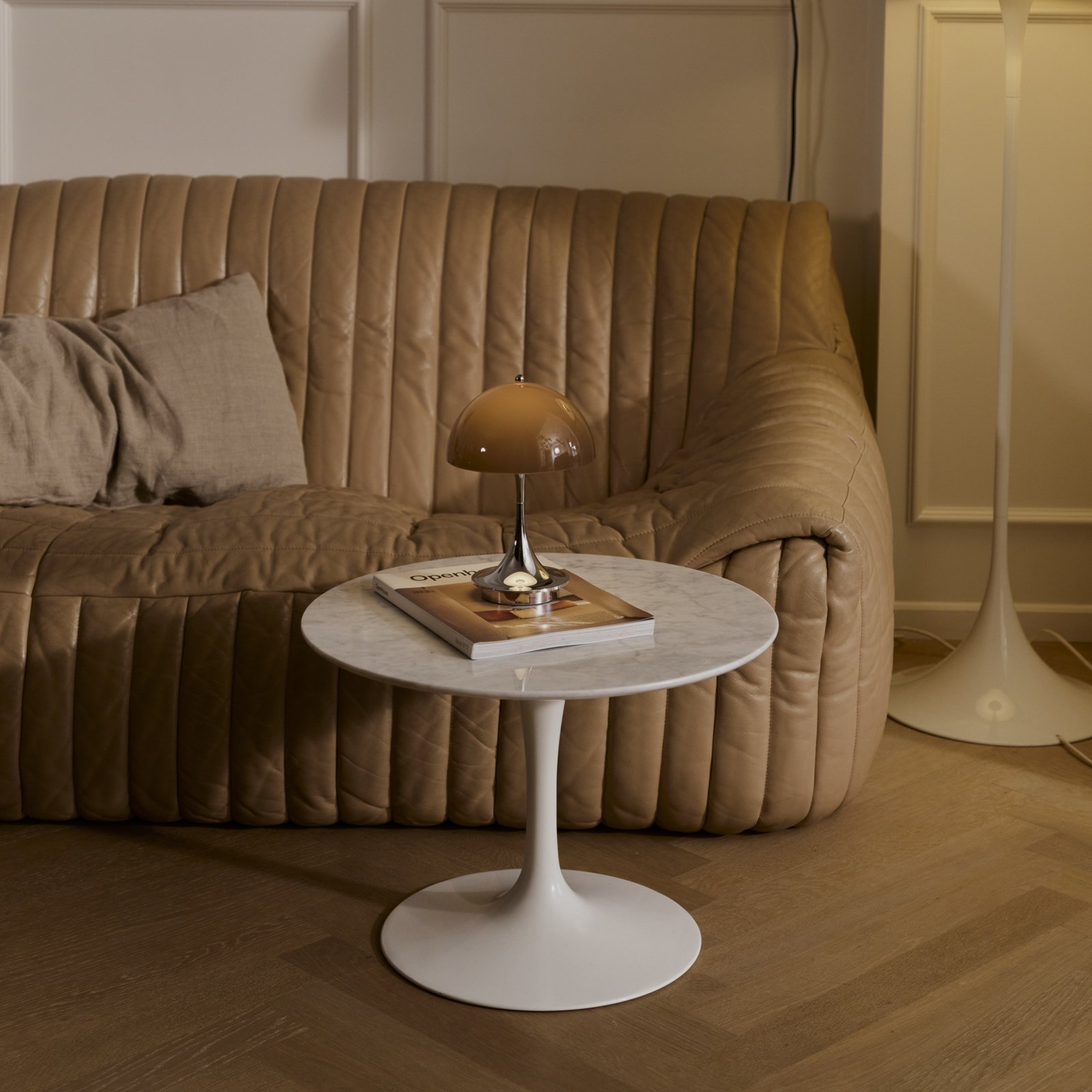 Panthella 160 Portable Original, opalowo-brązowa – Louis Poulsen Panthella 160 Portable Original, opalowo-brązowa – Louis Poulsen