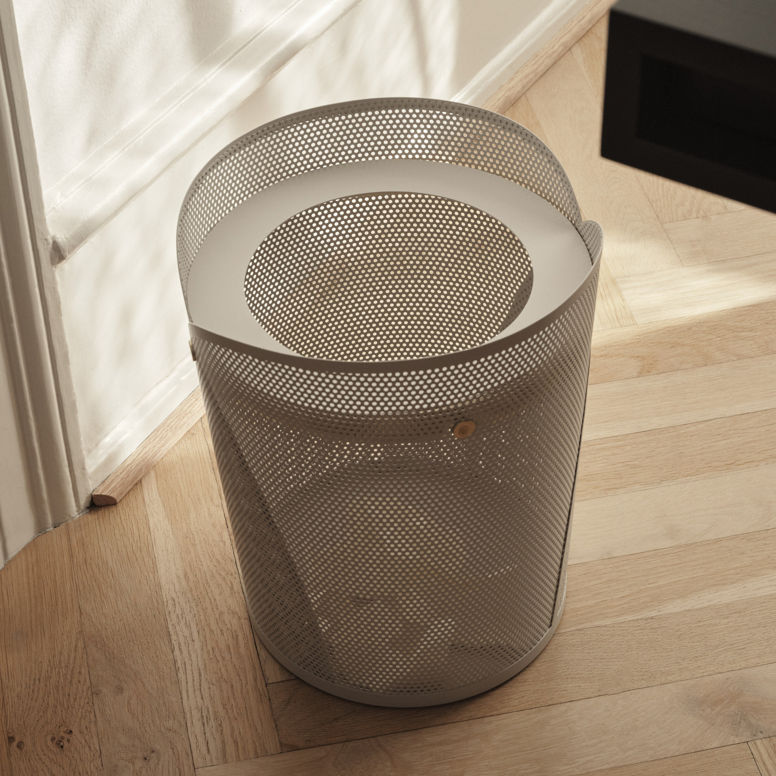 Papelera Oya, gris claro, 35 cm de altura, 20 litros, acero - GEJST
