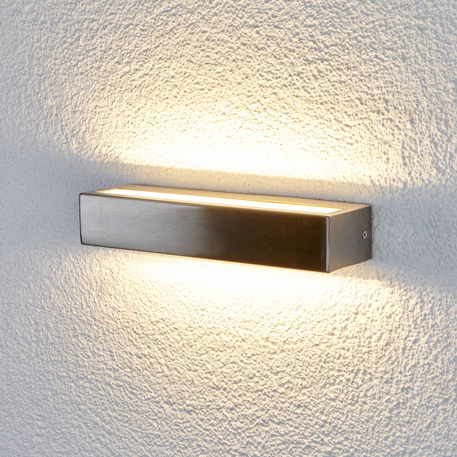 Lindby Attrayante applique LED Jagoda pour l’extérieur