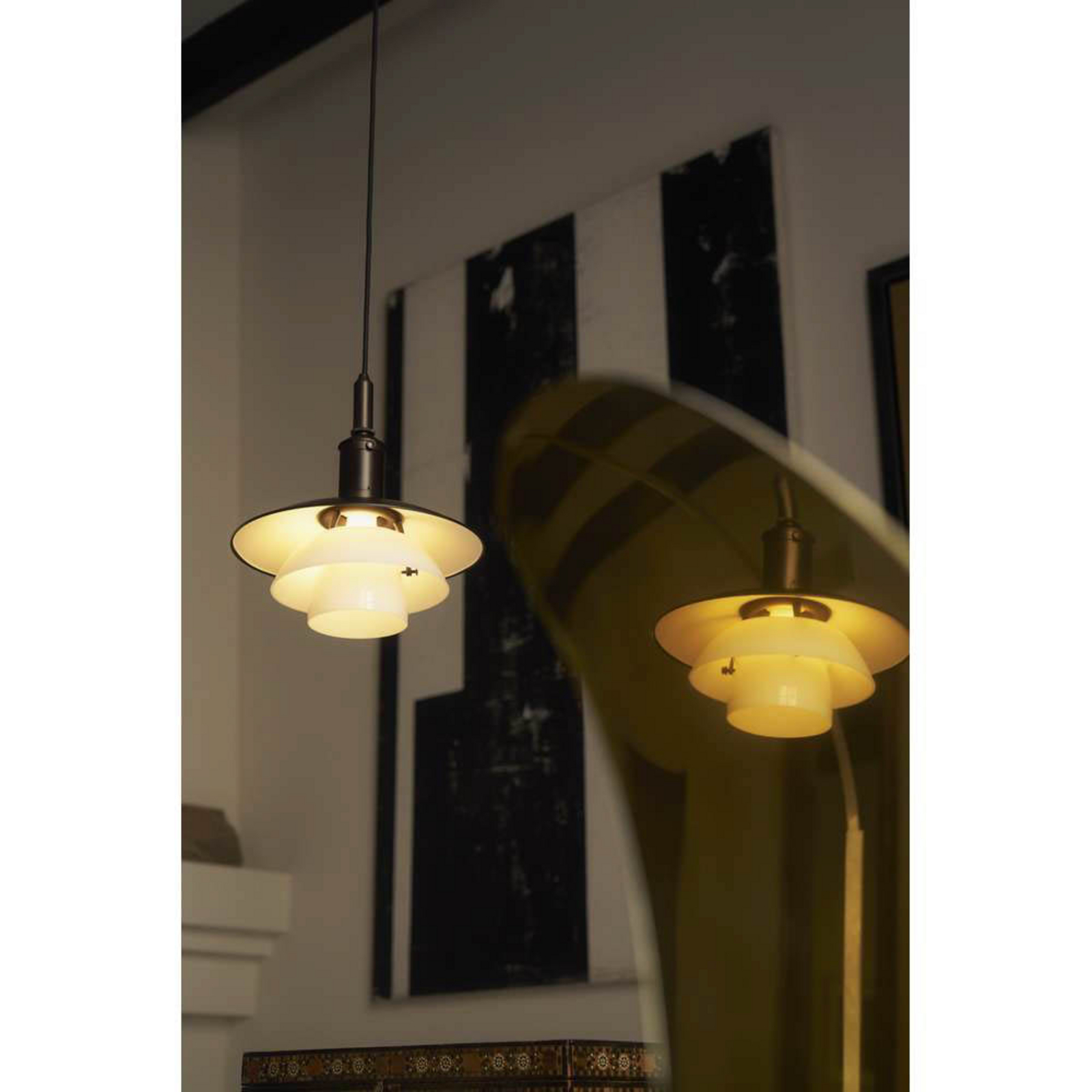 PH 3/3 Riippuvalaisin Aged Brass/Opaali Glass - Louis Poulsen