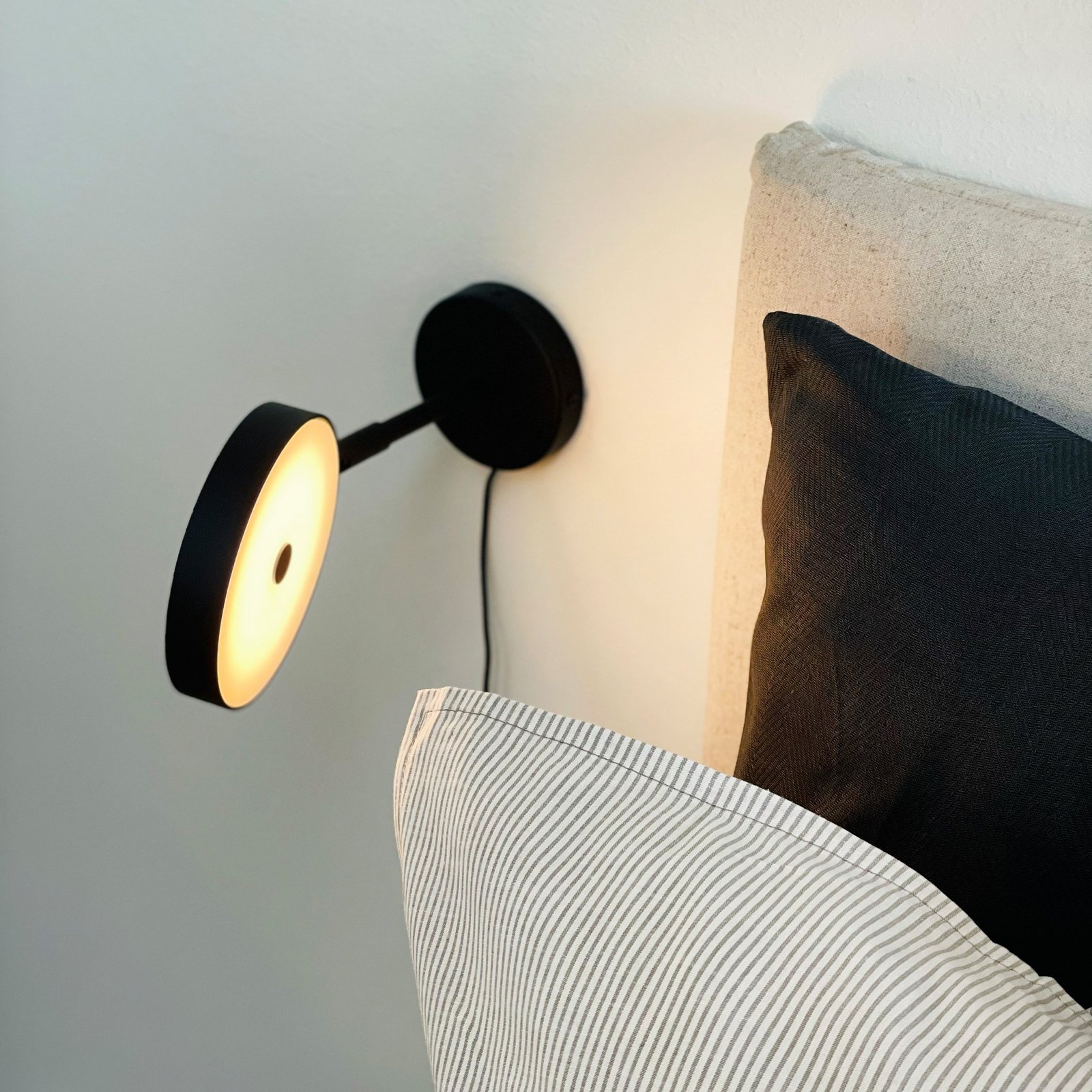 Dyberg Larsen LED-Wandlampe Starlight, schwarz, Ø 14 cm