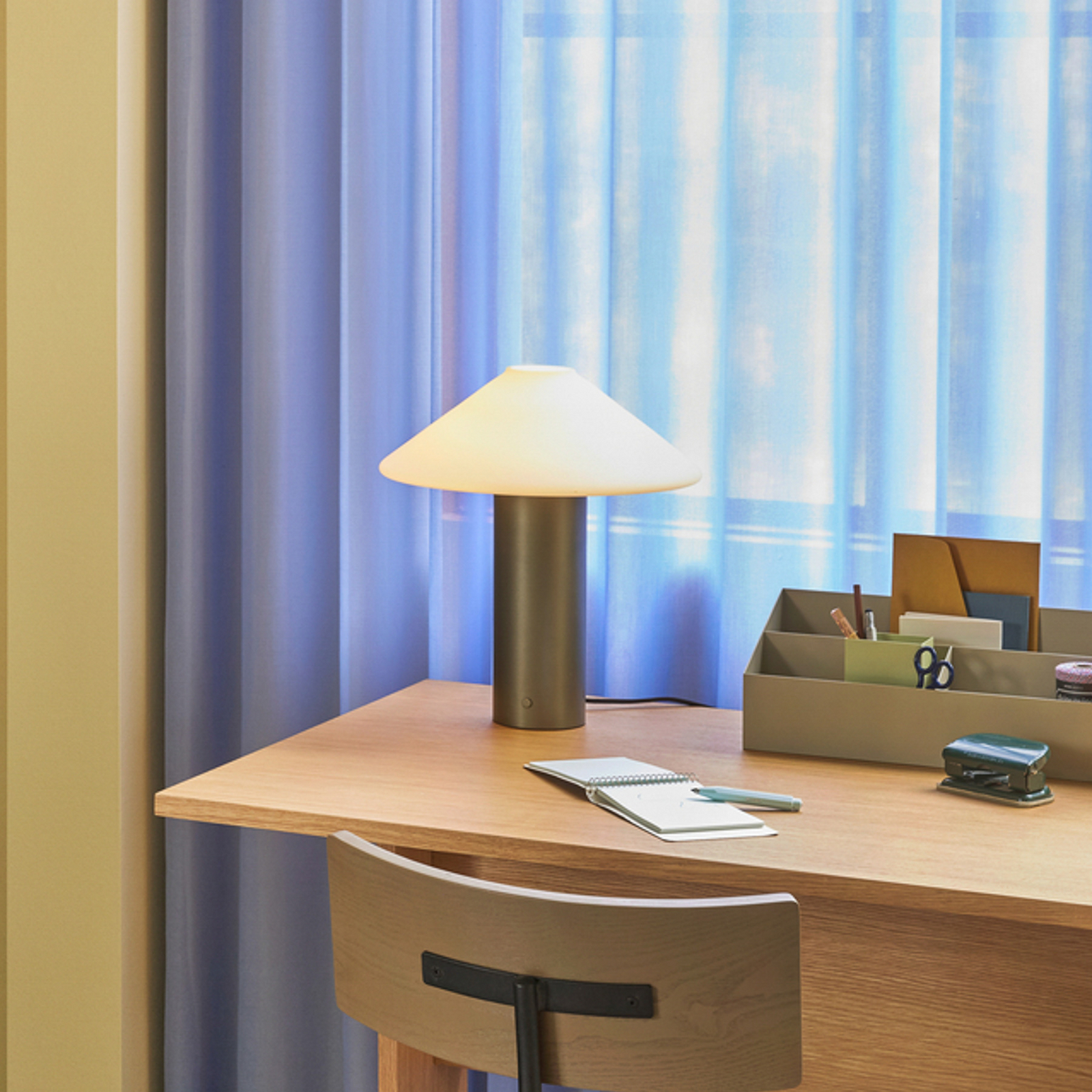 Orbit Table Lamp Dark Green - Hübsch