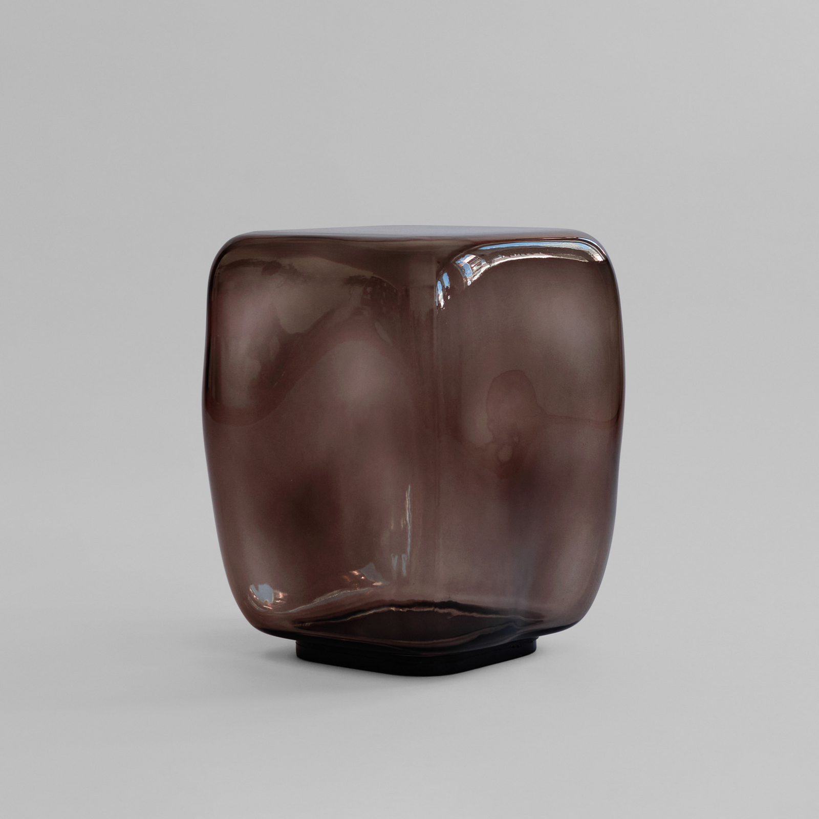 Stolik pomocniczy Ishi szary Szerokość 32 cm Szkło - 101 Copenhagen