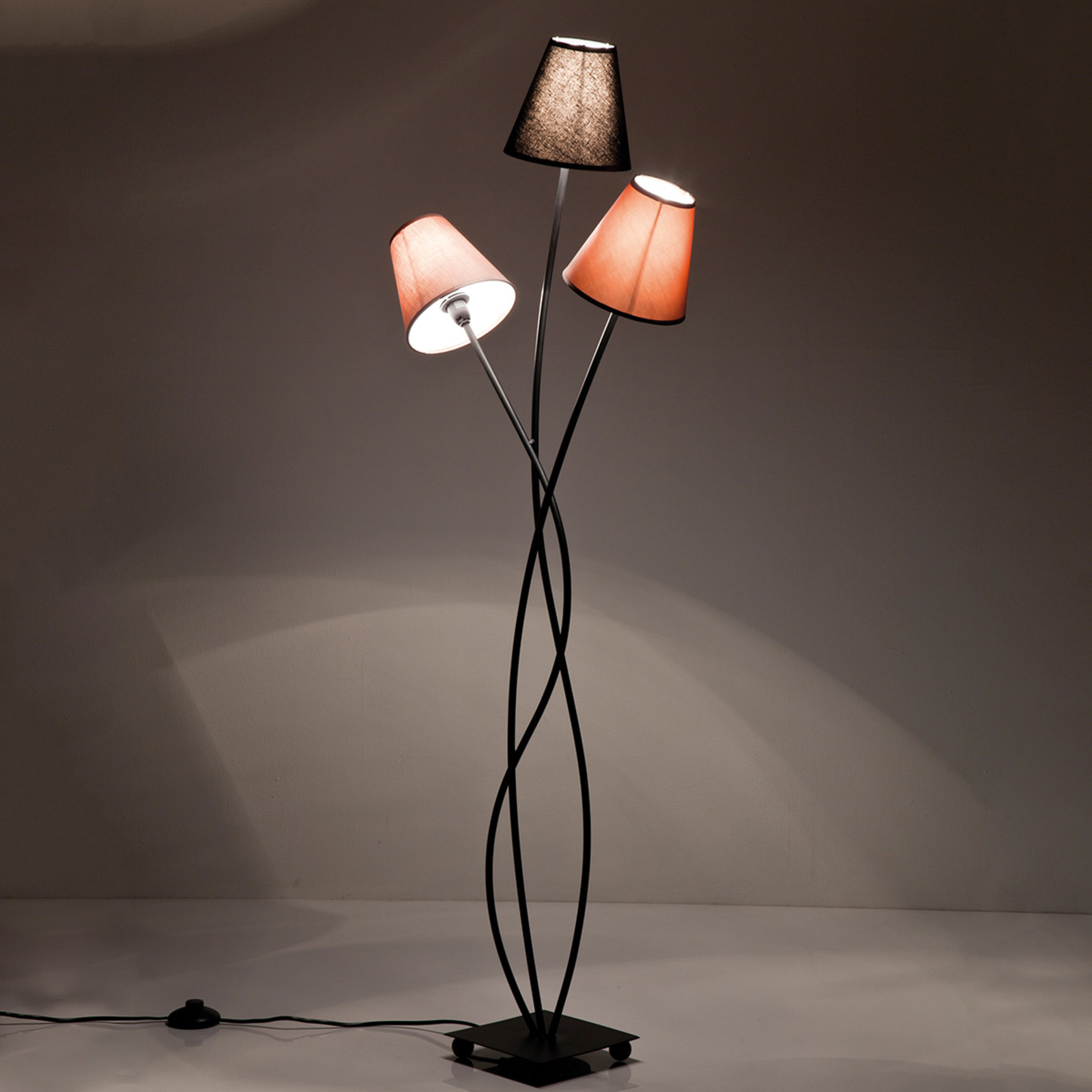 KAREN Flexibele 3-lamps vloerlamp Mocca Tre