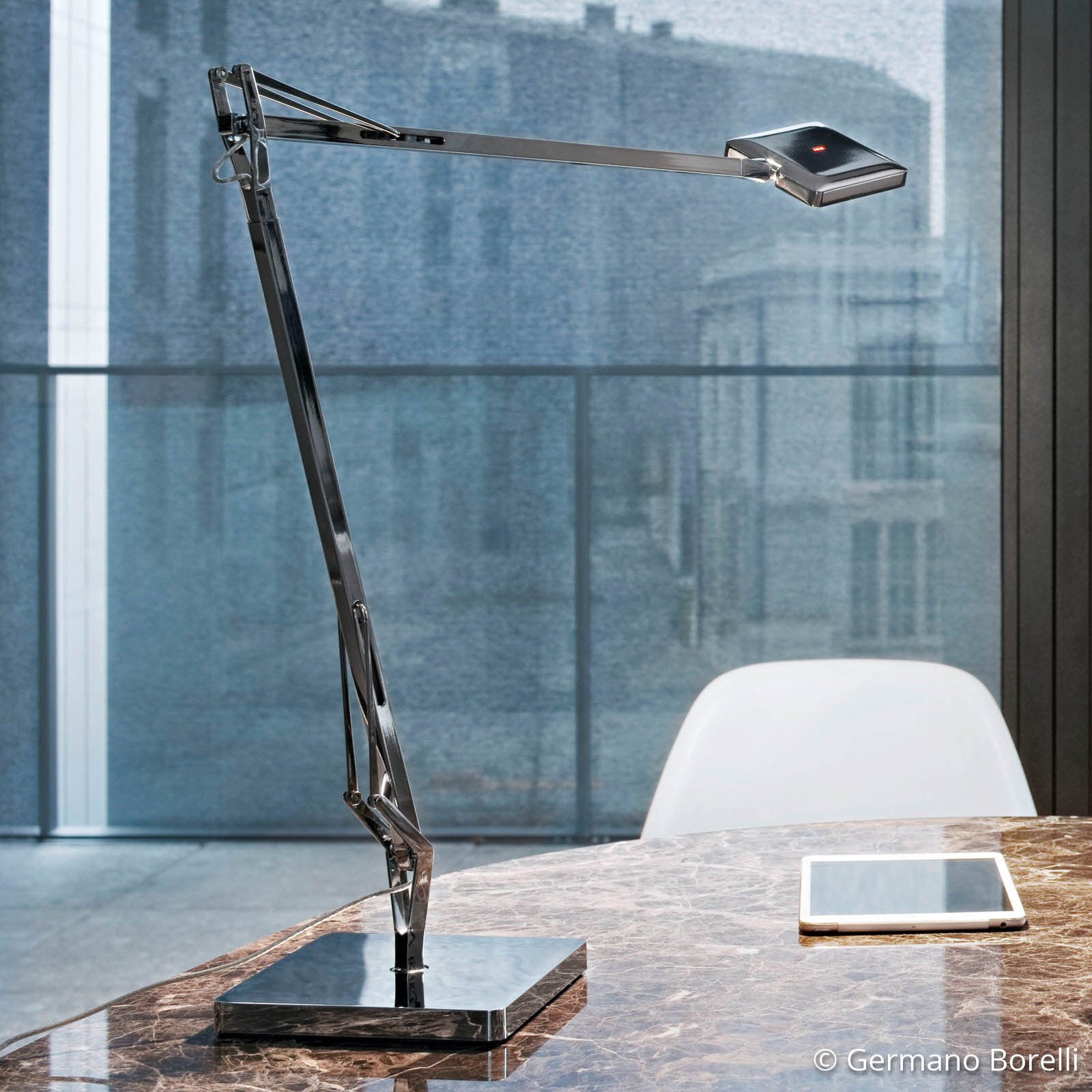 Kelvin Edge LED Lámpara de Sobremesa Titanio - Flos