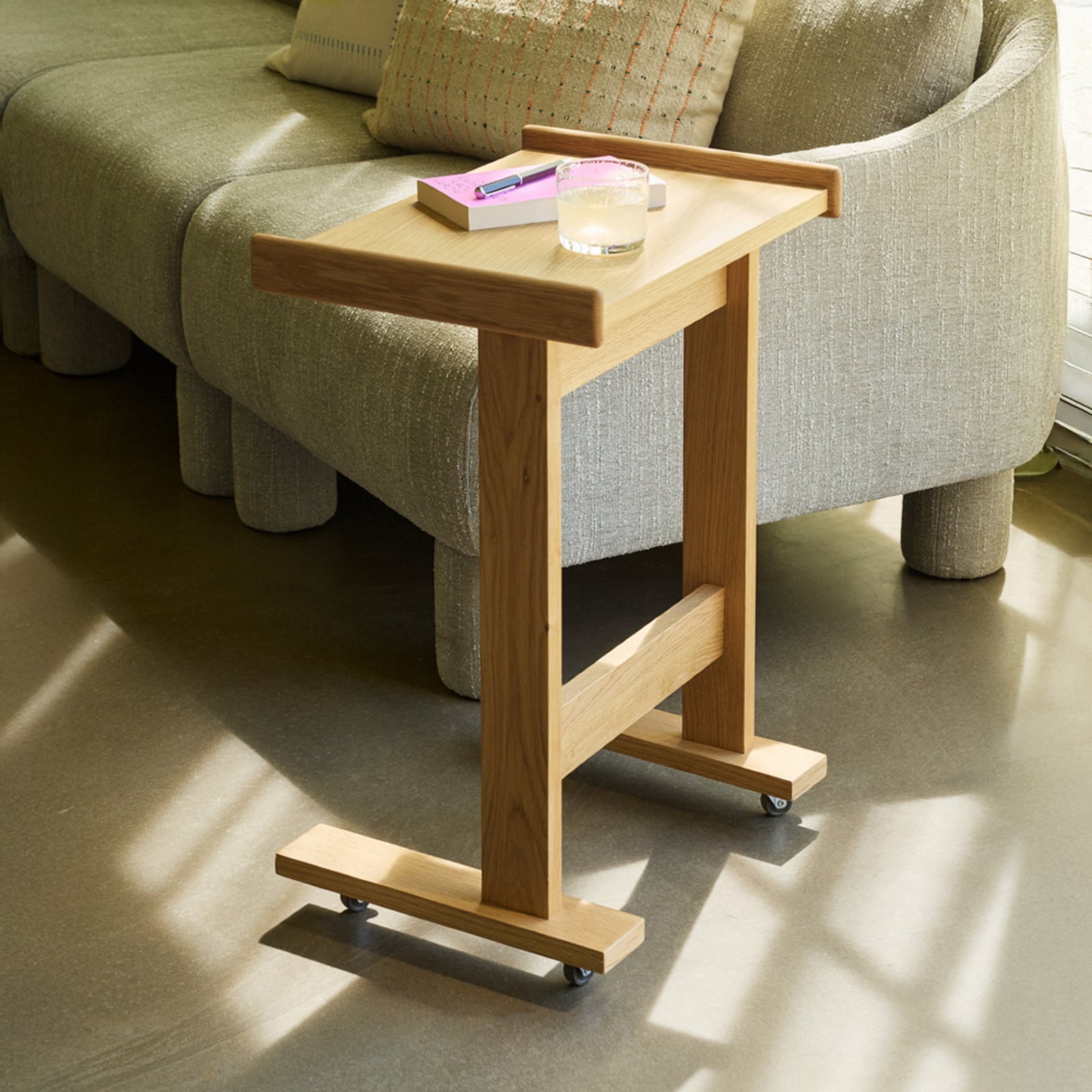 Tavolino Less in rovere chiaro, altezza 65 cm - Hübsch