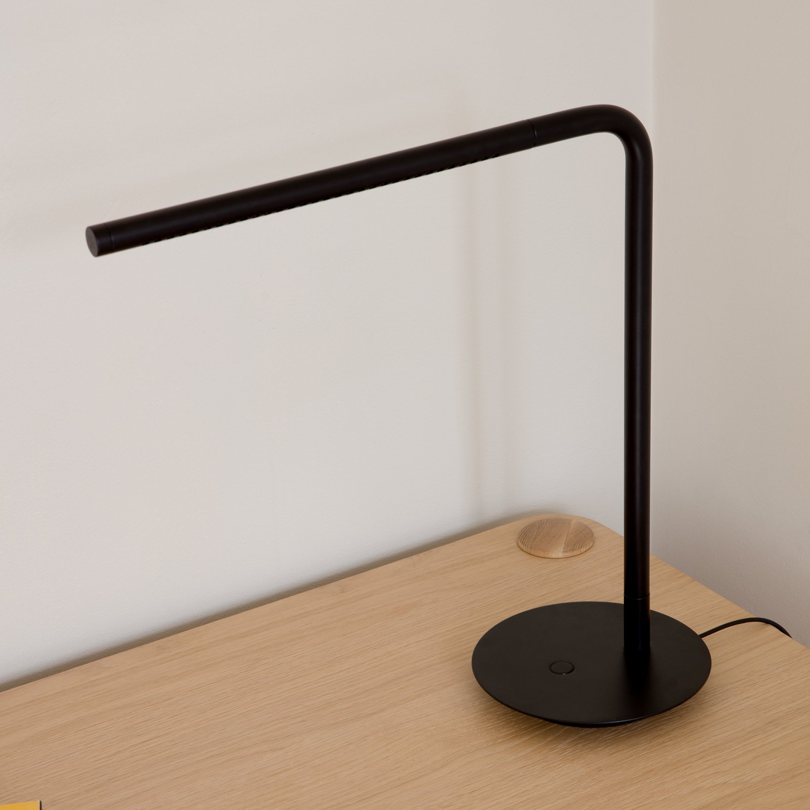 Omni Tischleuchte Black - UMAGE