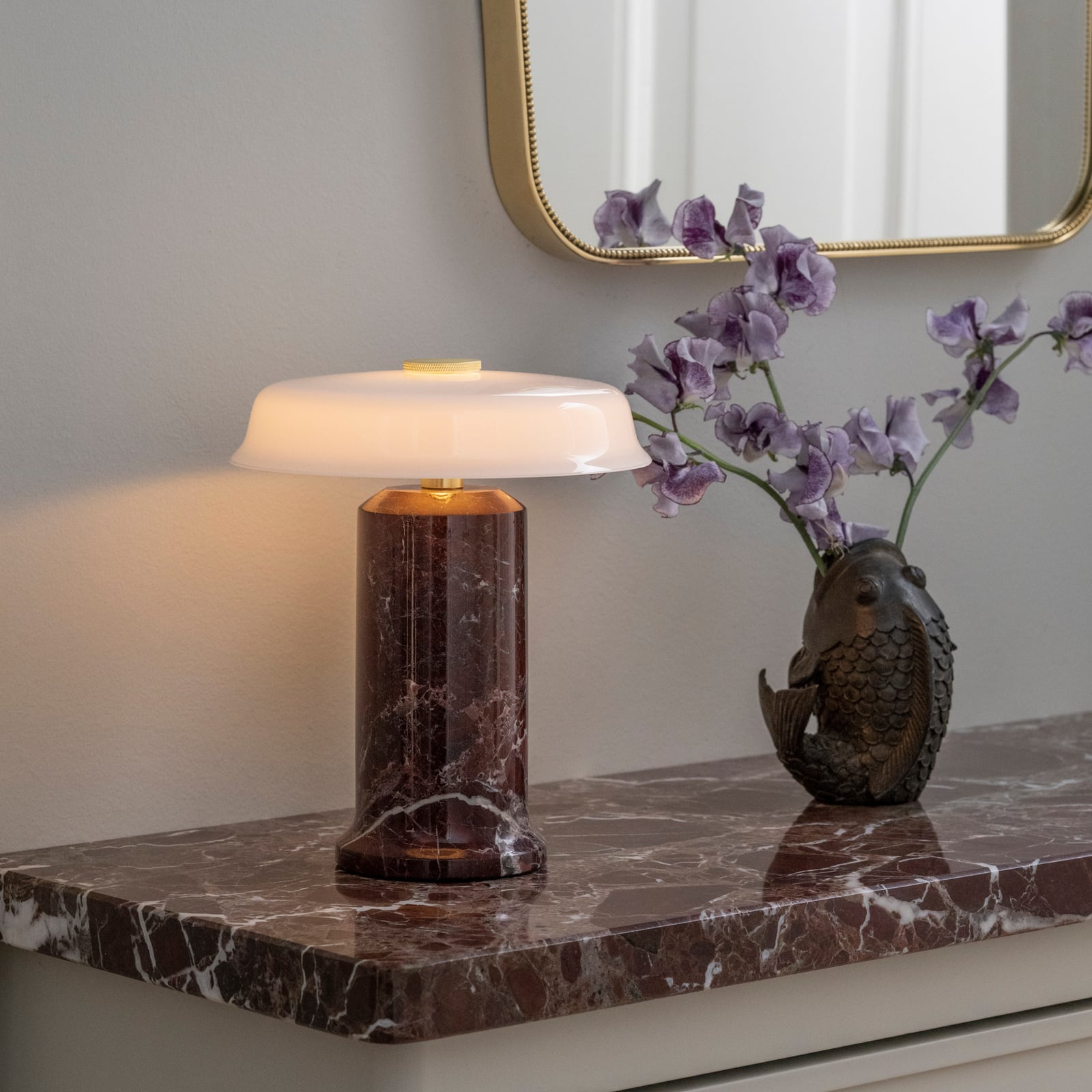 Candeeiro de mesa LED recarregável Trip No. 2, mármore, vidro - DESIGN BY US