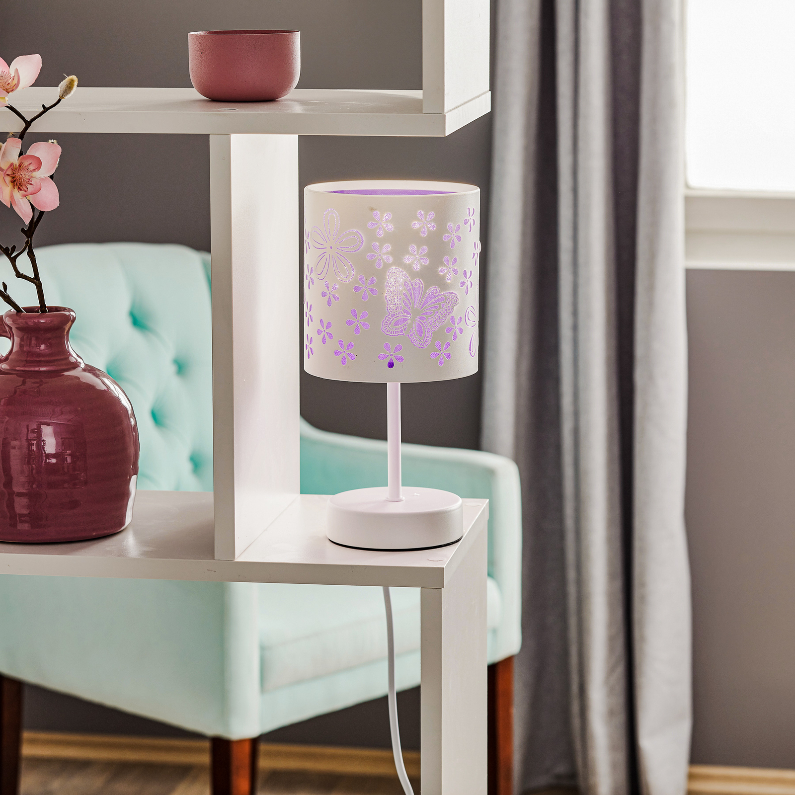 Titilla table lamp in white, lampshade purple inside