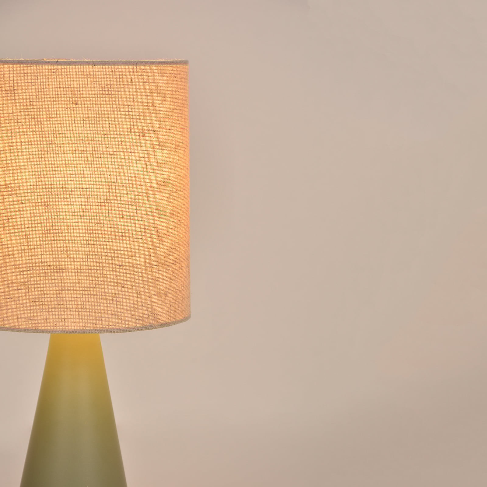 Bordlampe Sally, lysegrå/beige, høyde 33 cm, metall/stoff Bordlampe Sally, lysegrå/beige, høyde 33 cm, metall/stoff