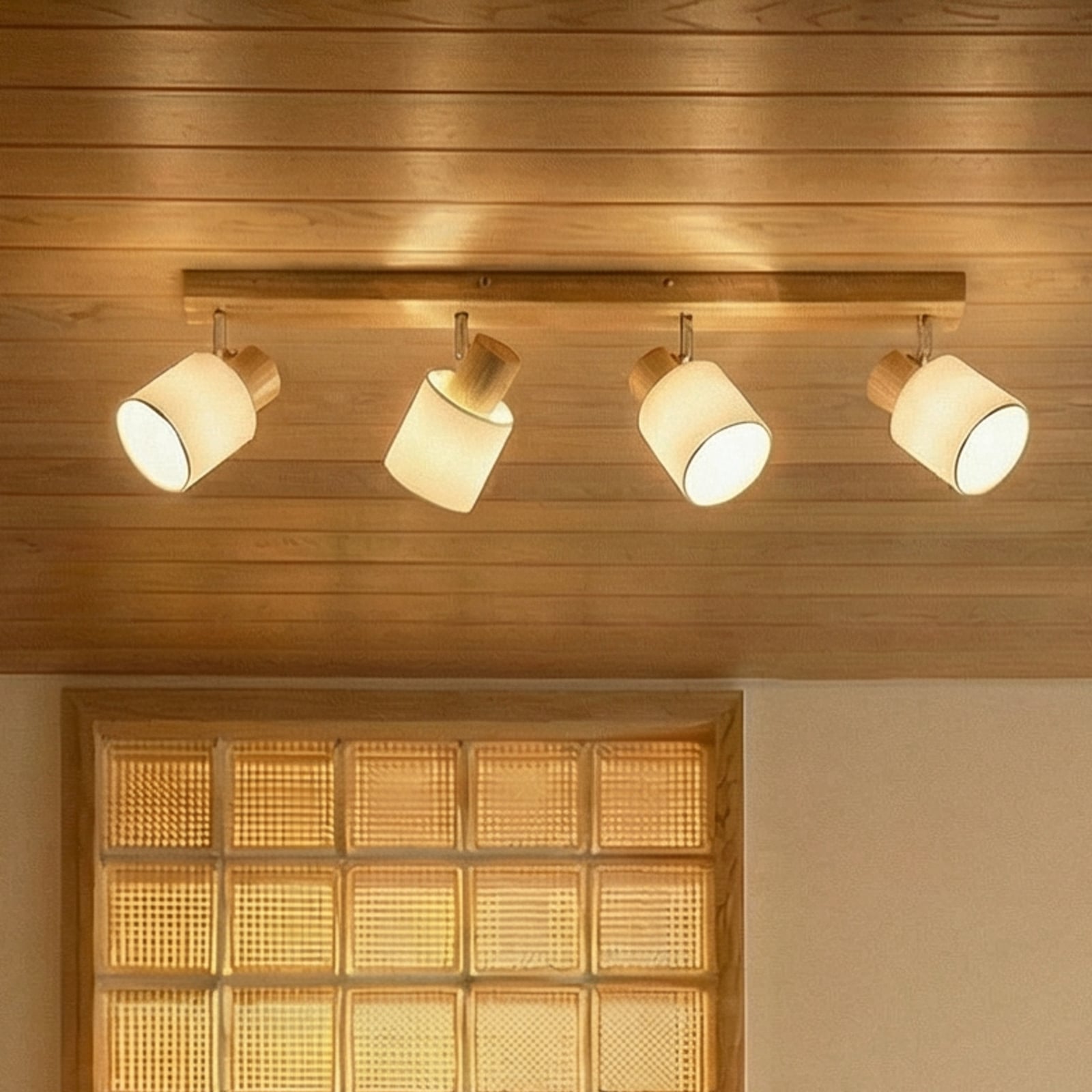 Lindby Deckenstrahler Wanessa, 67cm, 4-flg., Holz, weiß, E14