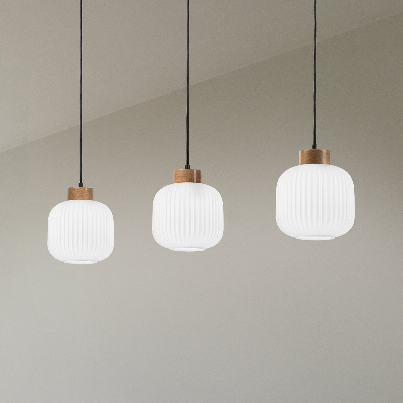 Harmony hanging light, length 110 cm, opal glass, oak, 3-bulb.