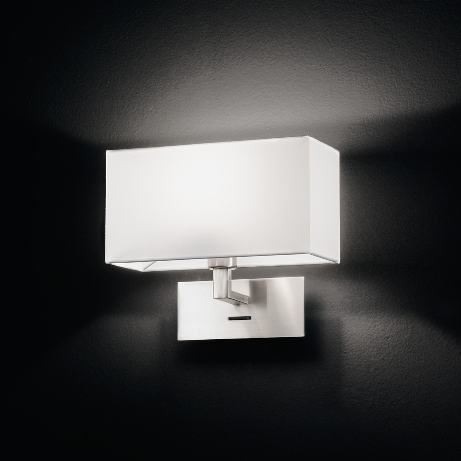 Emilian vegglampe i moderne utseende | Lampegiganten.no De 10+ beste bildene for Nuura | lamper, design, moderne