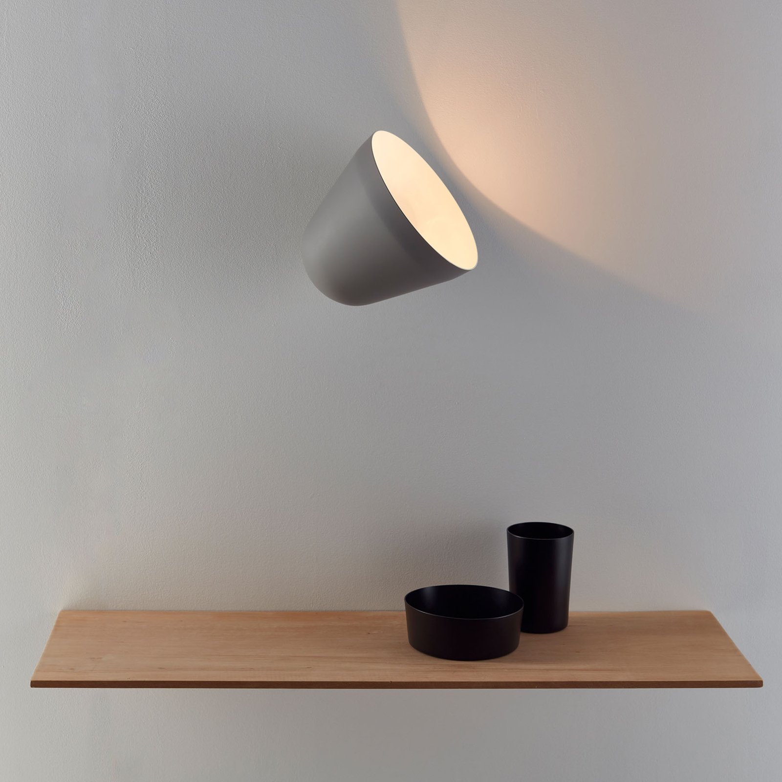 Nyta Tilt Wall Short wandlamp