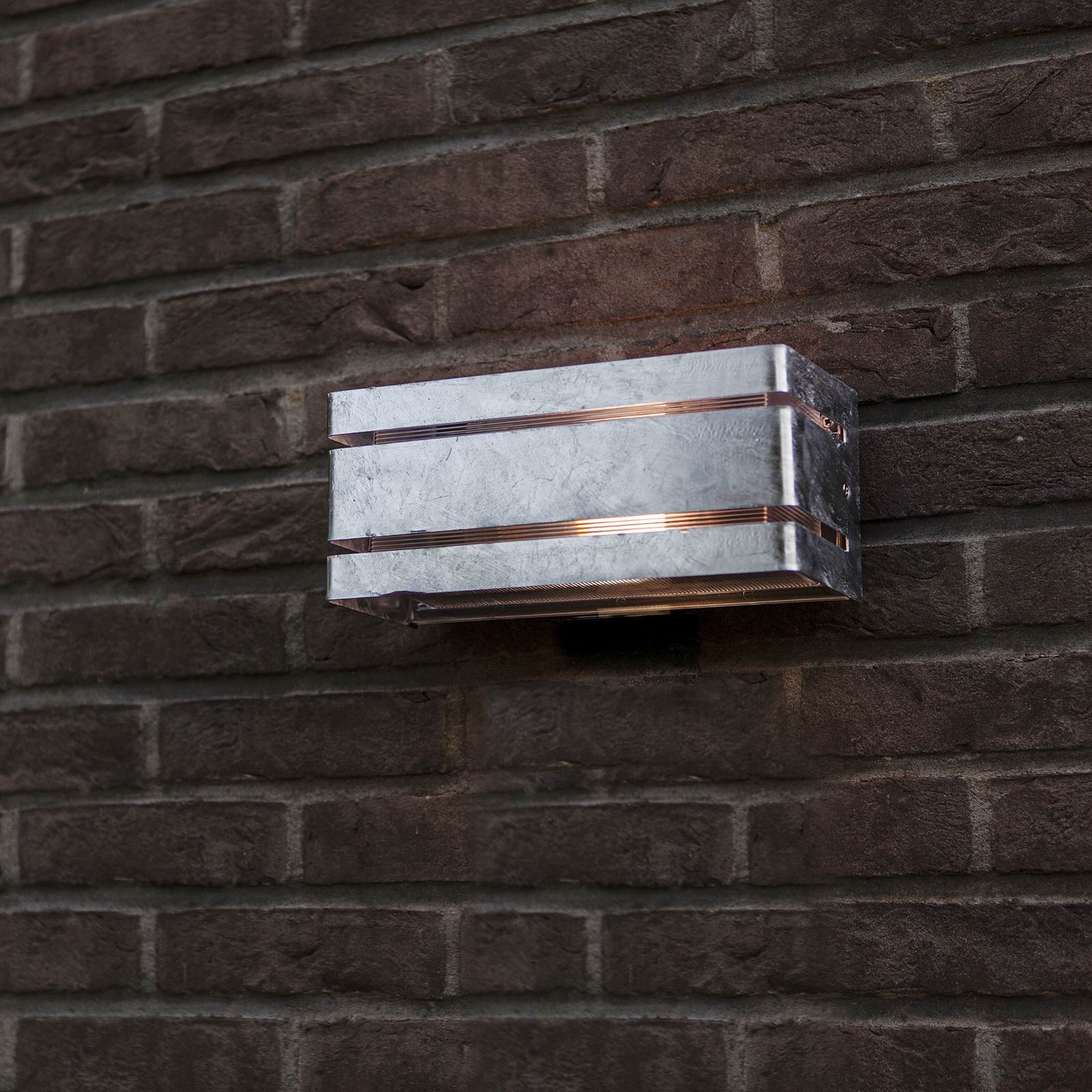 Vidar outdoor wall light, galvanized housing