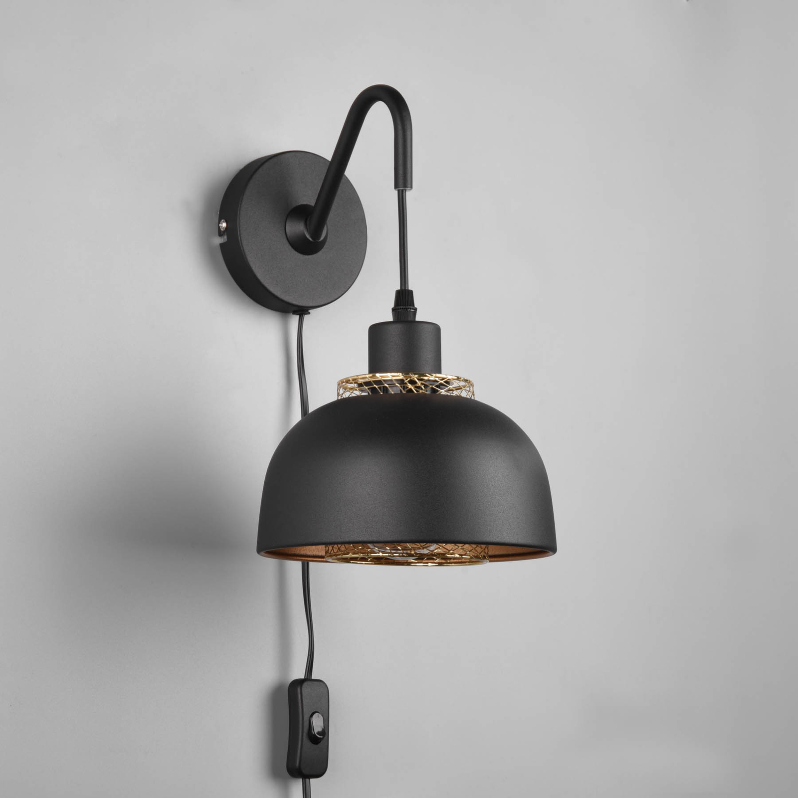 Wandlampe Punch Schalter und Stecker, schwarz/gold