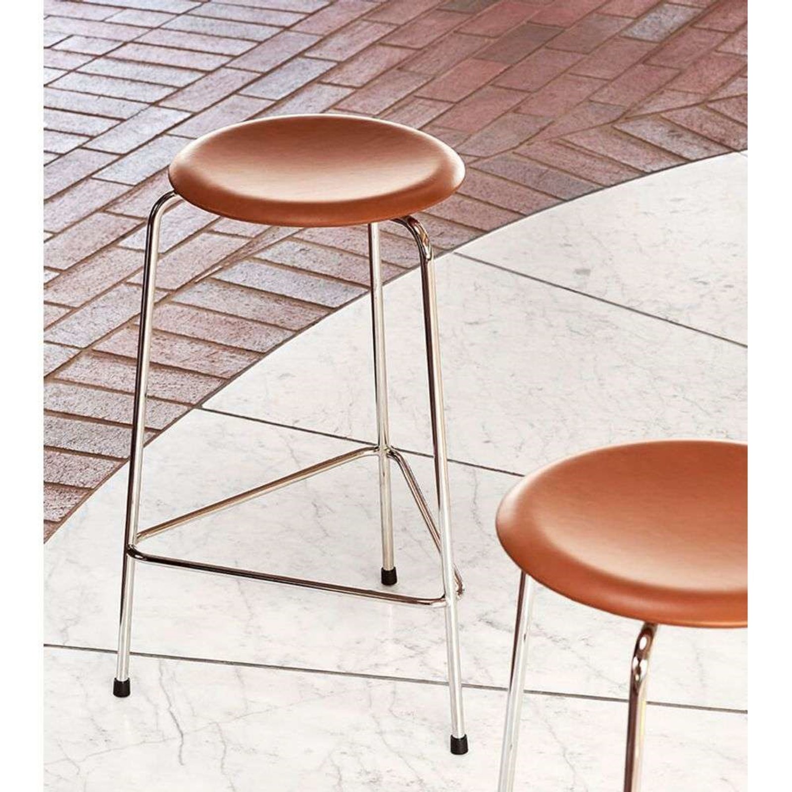 High Dot™ Stool Black - Fritz Hansen