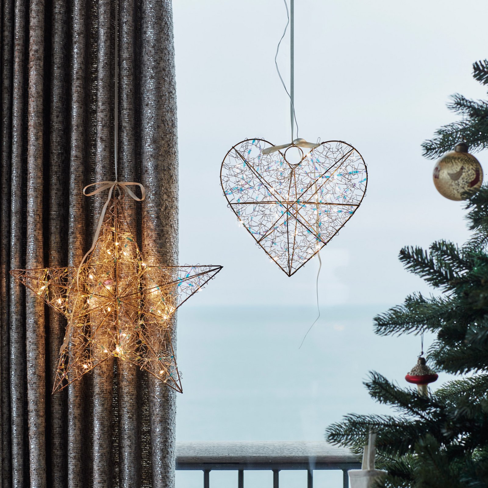 LED-Innendekoration Lily Star, gold, 40 x 40 cm, Batterie LED-Innendekoration Lily Star, gold, 40 x 40 cm, Batterie