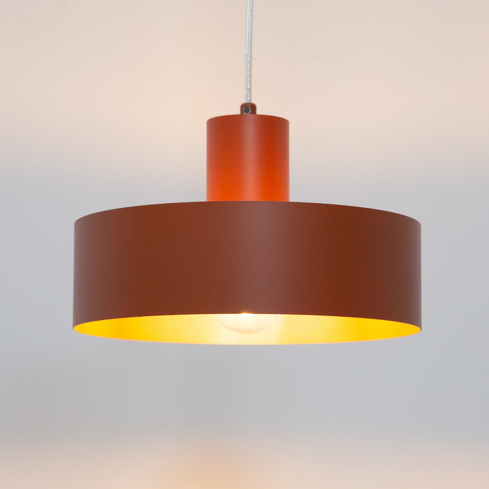 Závěsné světlo Rif M, cihlově červené, 1 žárovka, Ø 25 cm, ocel 