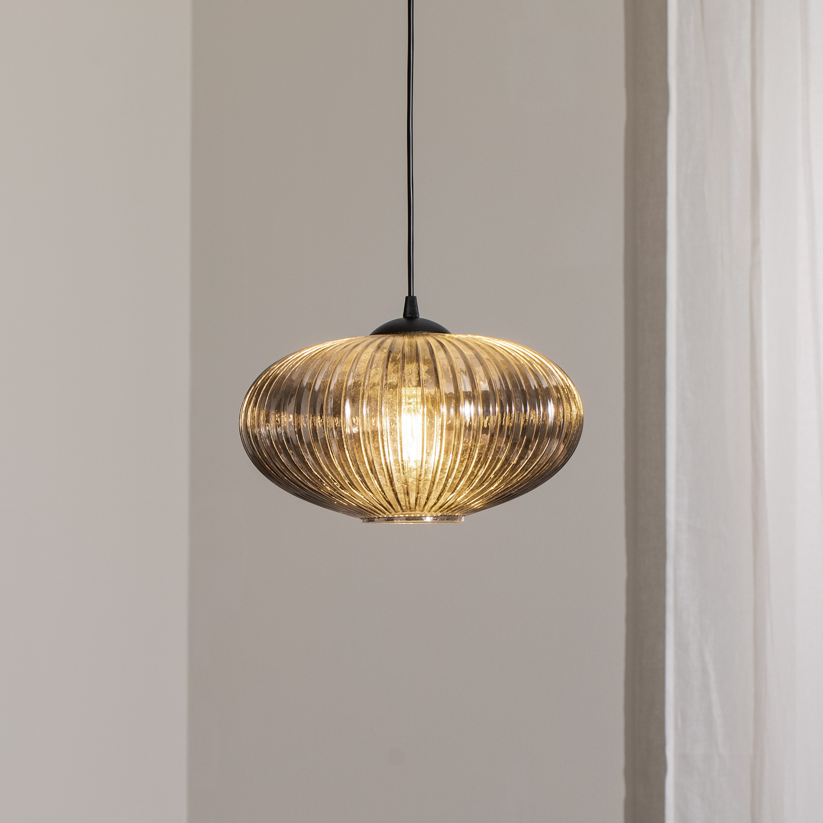 Spisebordslampe Coco, Ø 30 cm, sort/røggrå, glas