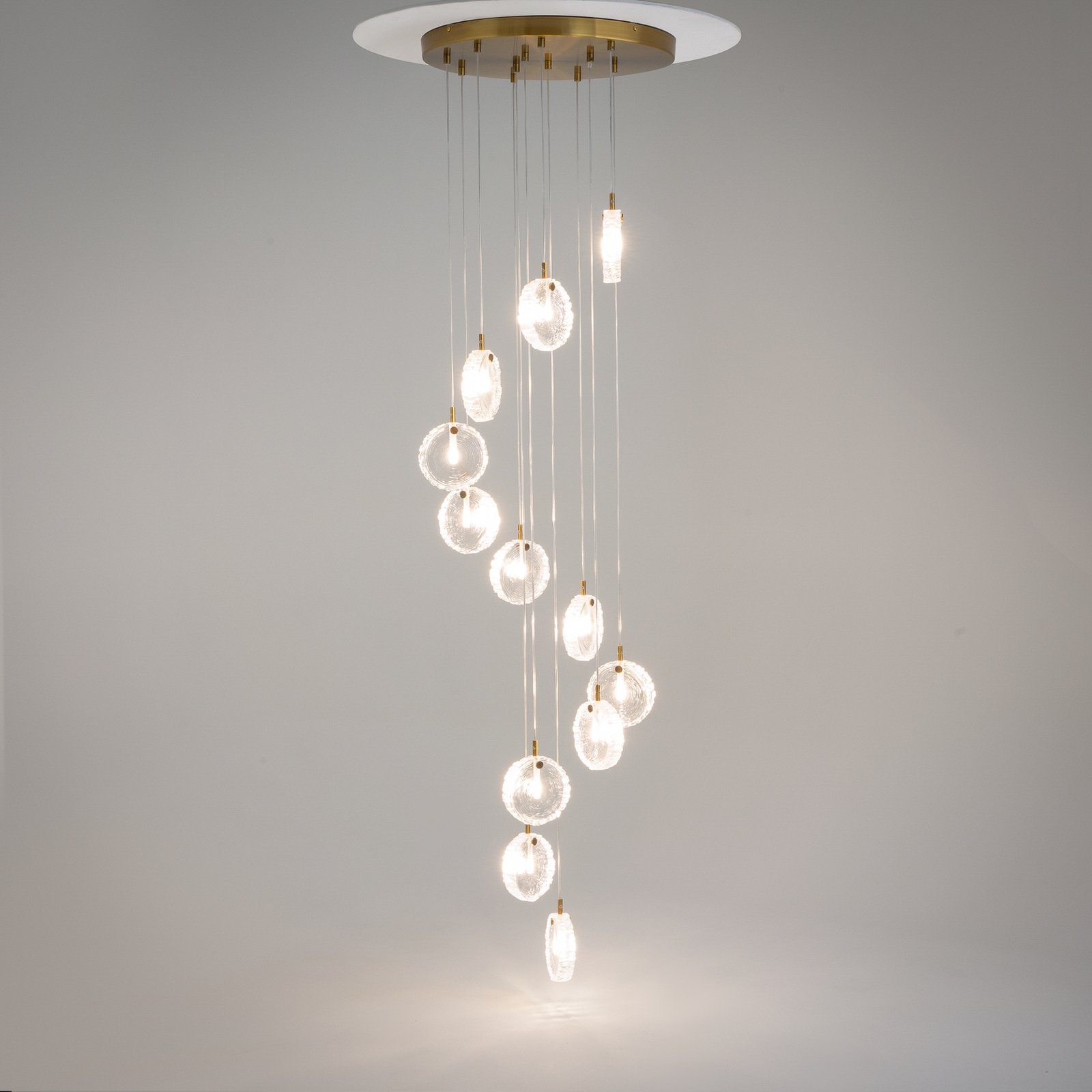 Maytoni Frozen pendant light, 12-bulb, clear / brass, glass