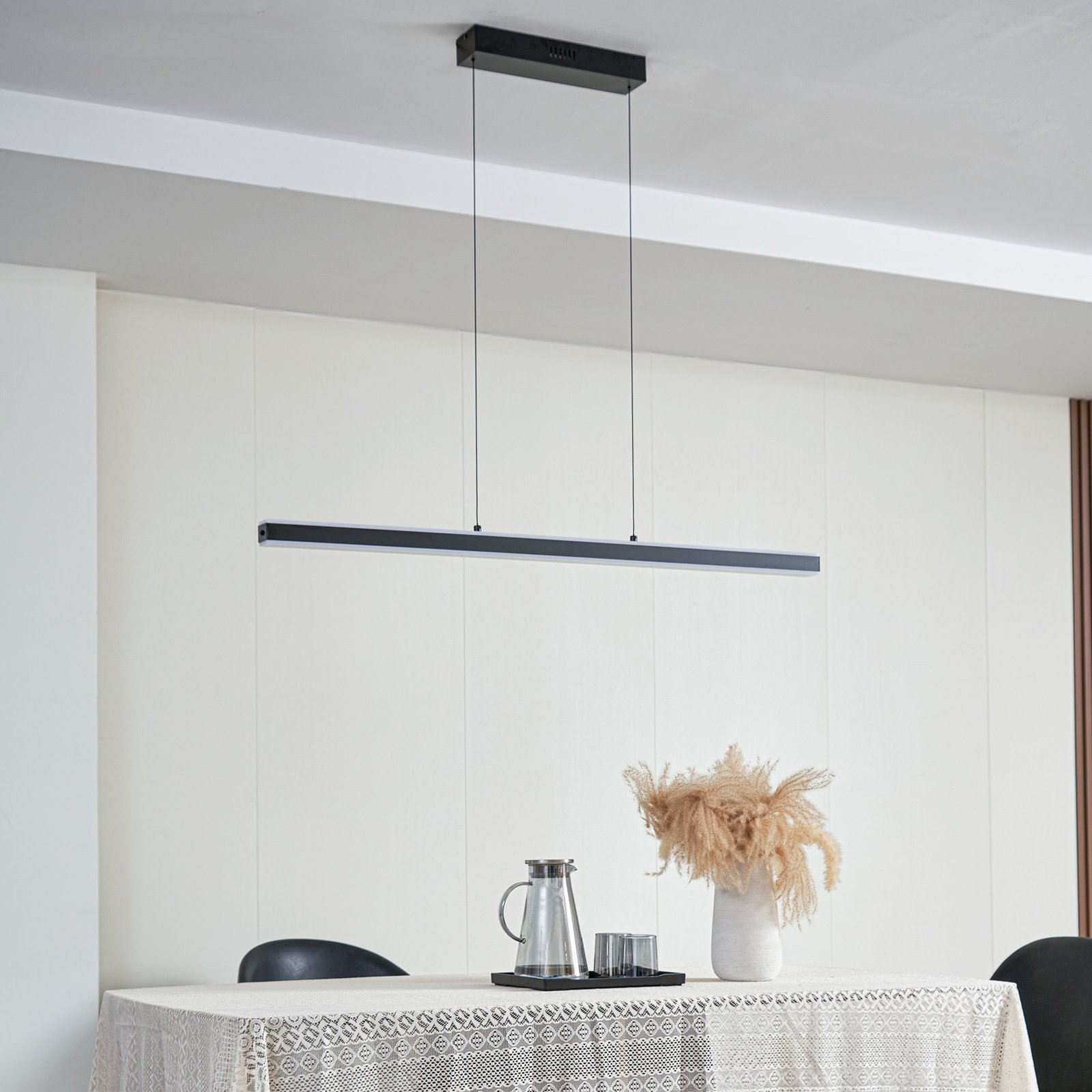 Lucande Pendolo LED-hengelampe, svart, aluminium, 120 cm