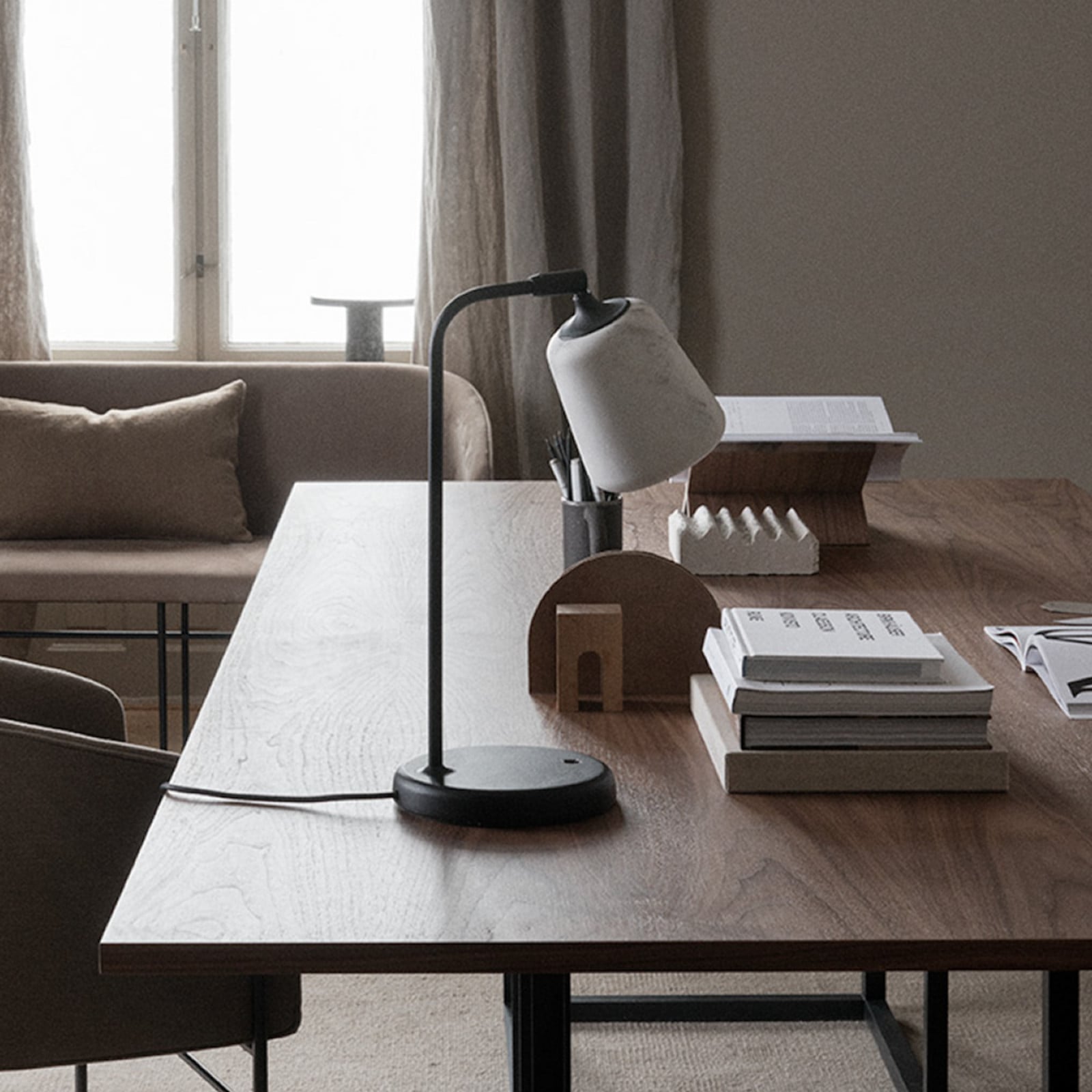 Material Bordlampe White Marble Material The Originals New Works - Stue - Design - Metal - Med én lyskilde